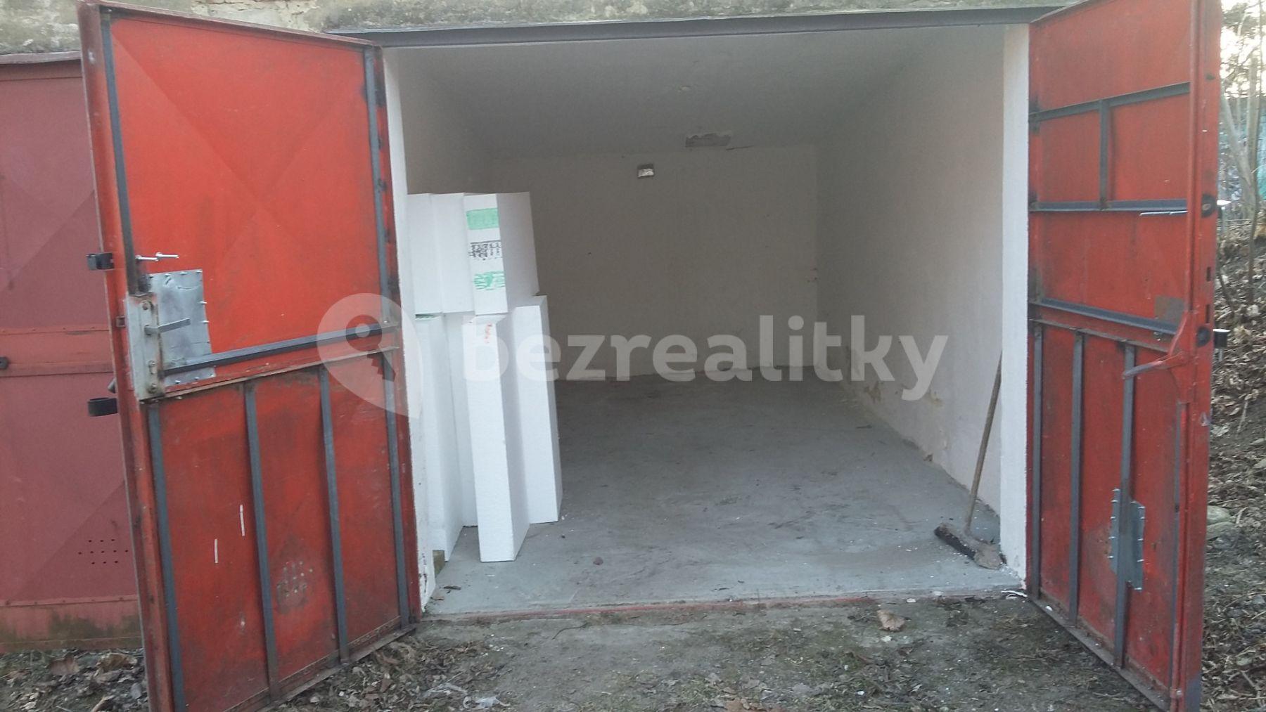 garage to rent, 20 m², Generála Píky, Prague, Prague