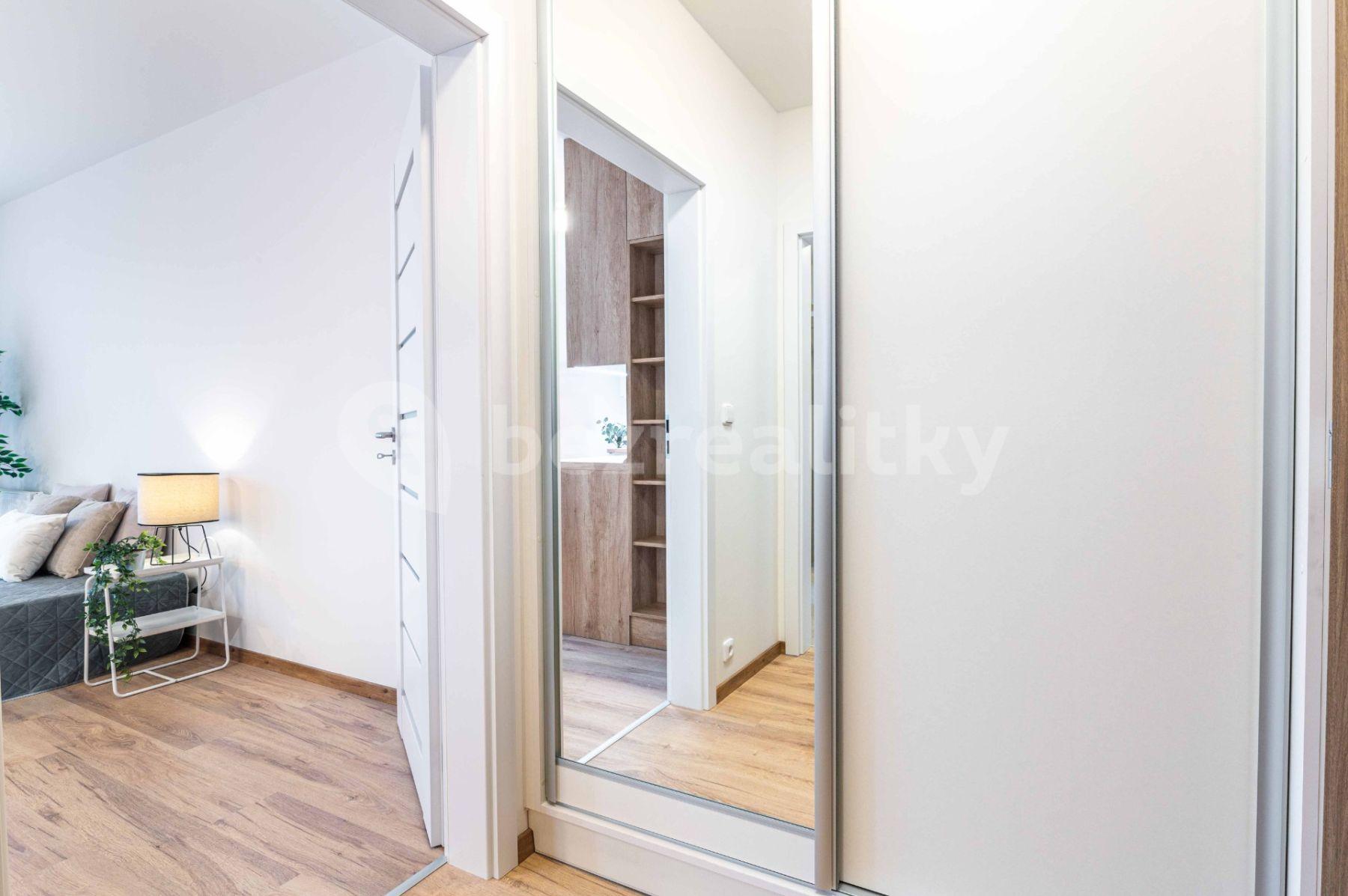 Studio flat to rent, 33 m², Lubenská, Rakovník, Středočeský Region