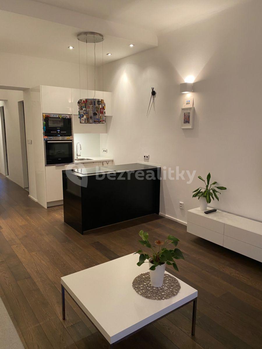 2 bedroom with open-plan kitchen flat to rent, 70 m², Korunní, Prague, Prague