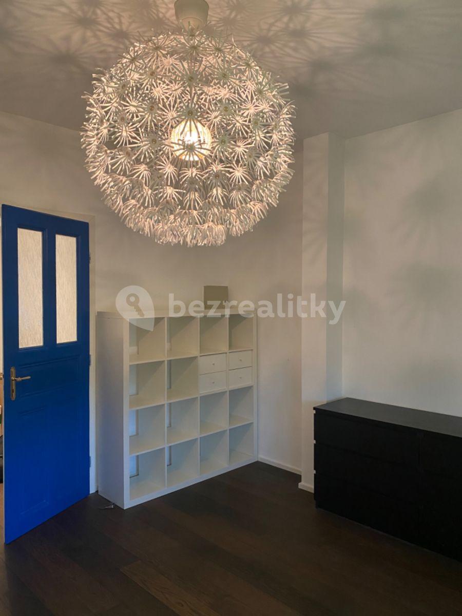 2 bedroom with open-plan kitchen flat to rent, 70 m², Korunní, Prague, Prague