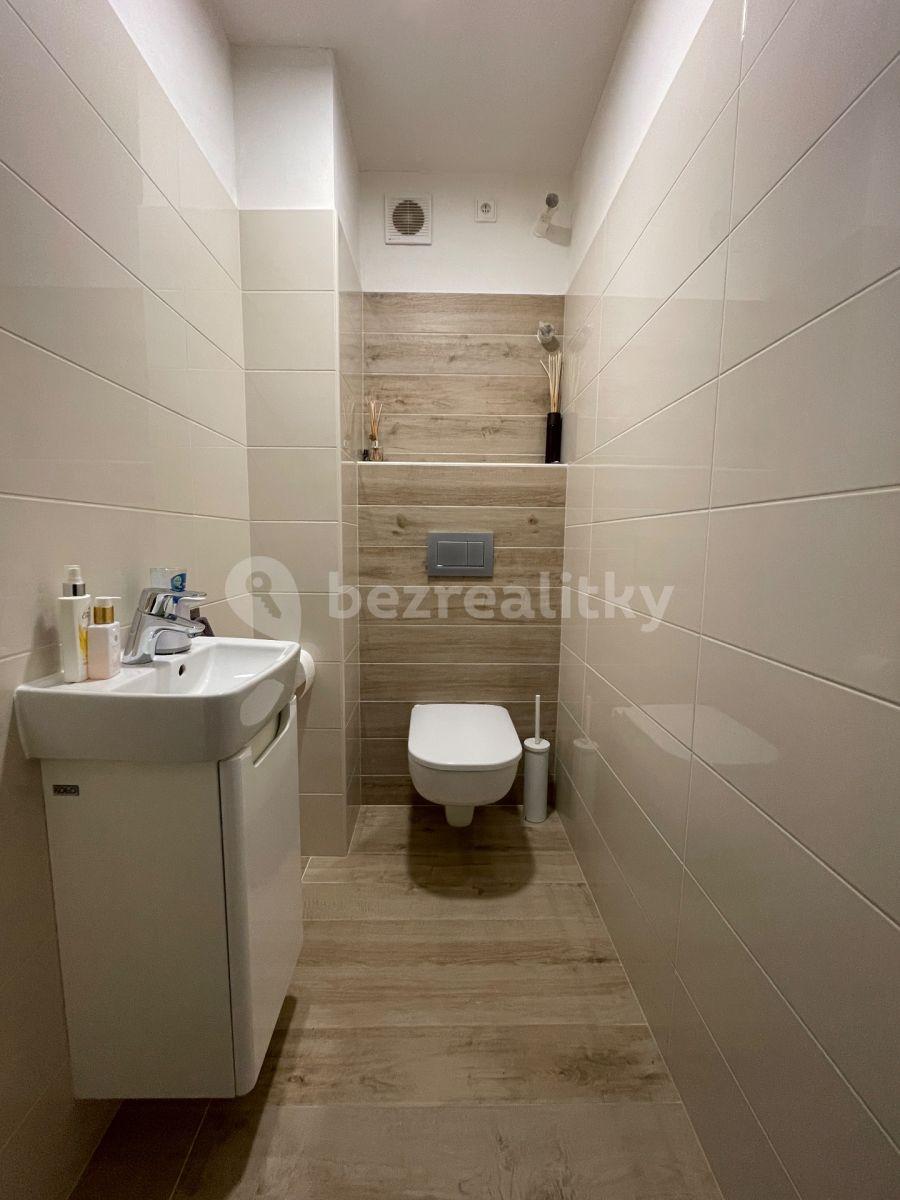 2 bedroom with open-plan kitchen flat to rent, 68 m², Spolková, Brno, Jihomoravský Region