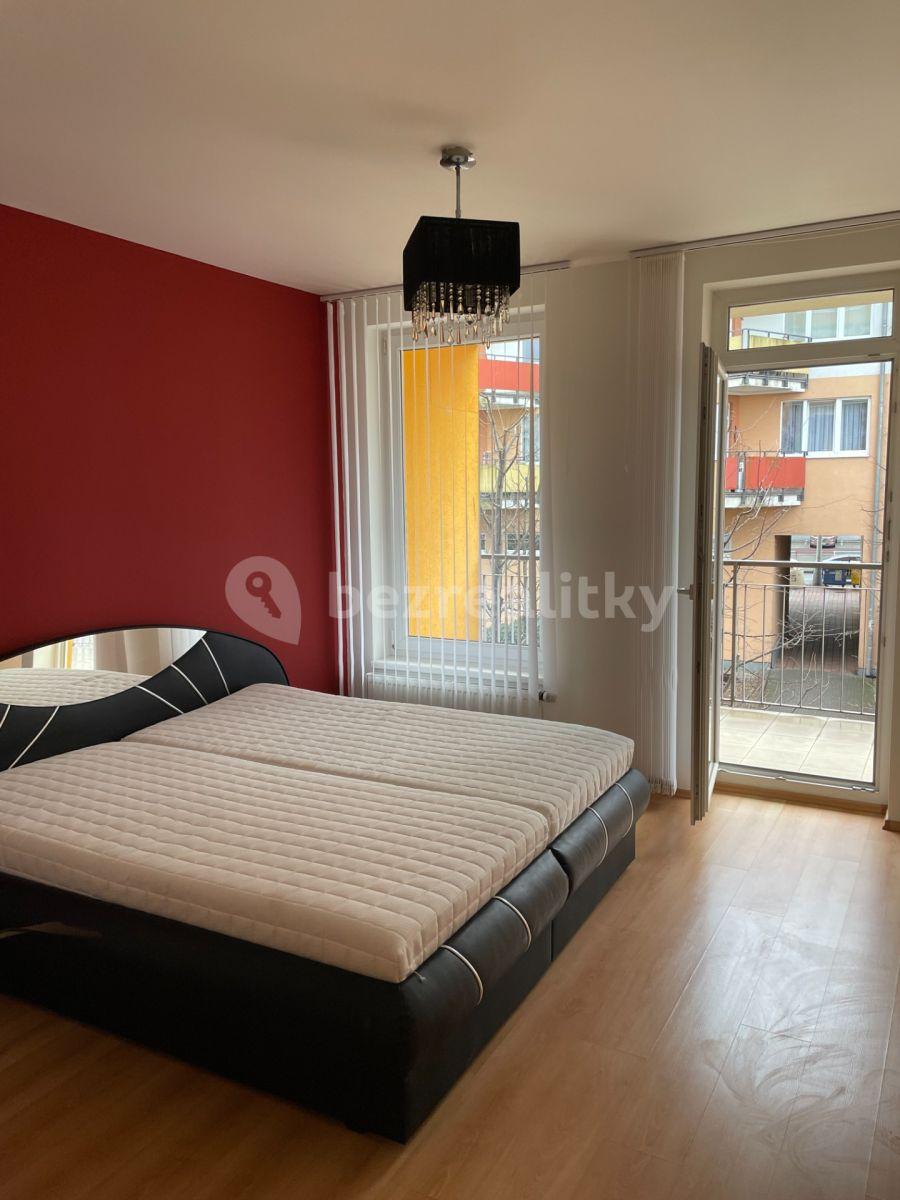 2 bedroom with open-plan kitchen flat to rent, 80 m², Kabešova, Prague, Prague