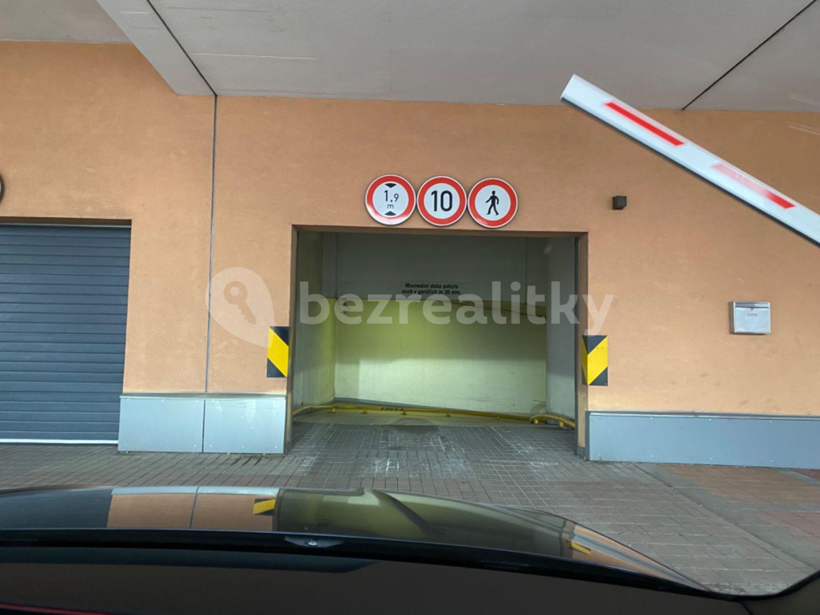 garage to rent, 13 m², Poděbradská, Prague, Prague