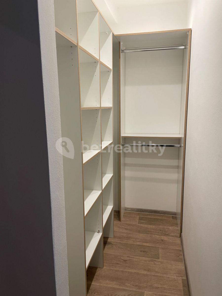 1 bedroom with open-plan kitchen flat to rent, 52 m², Pod Lipami, Nový Jičín, Moravskoslezský Region