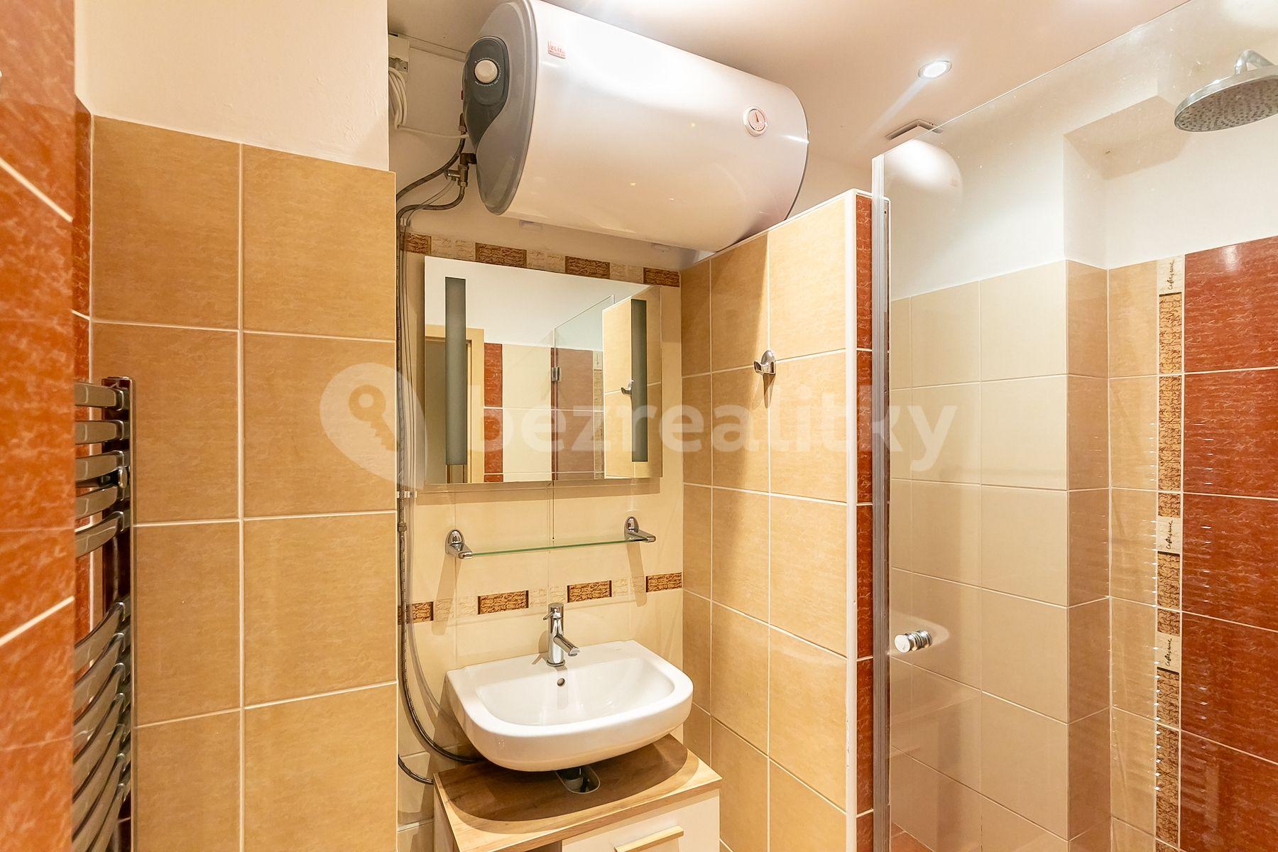 Studio flat for sale, 27 m², Biskupcova, Prague, Prague