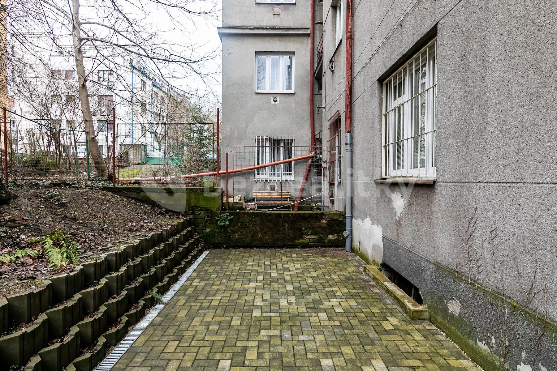 Studio flat for sale, 27 m², Biskupcova, Prague, Prague