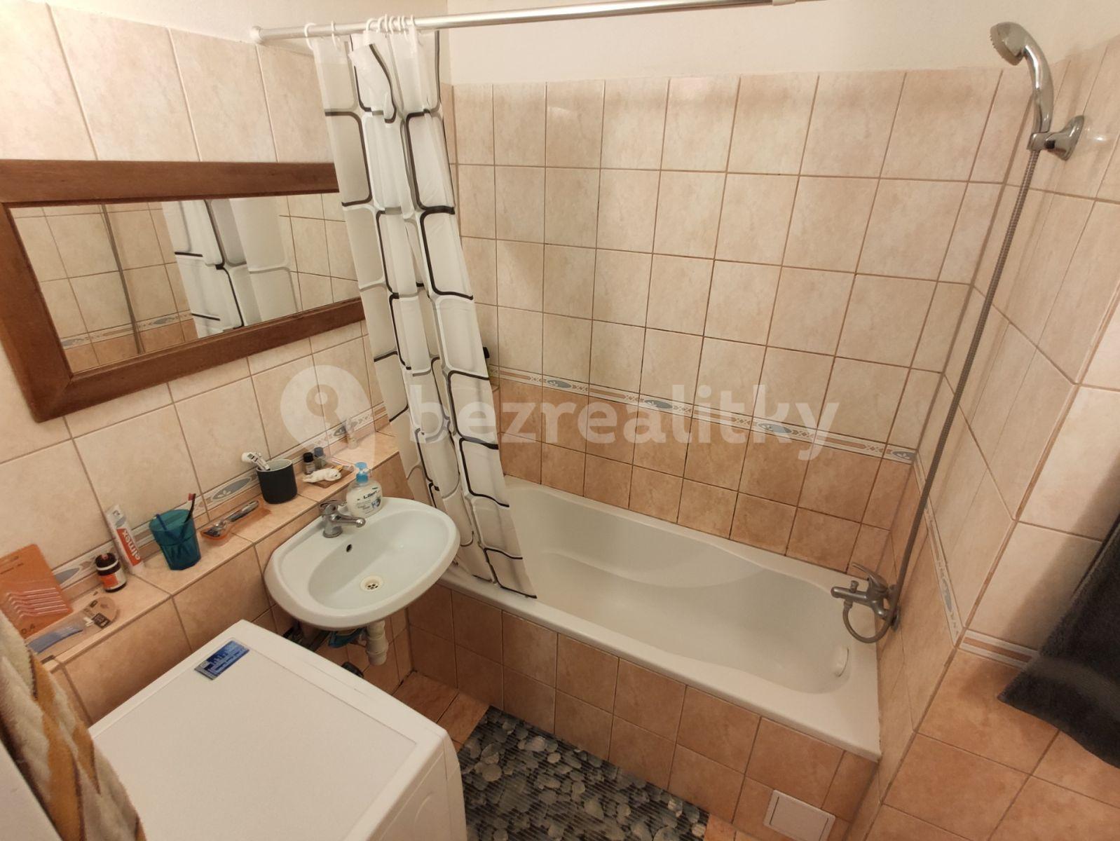 3 bedroom flat to rent, 85 m², Pod Lipami, Prague, Prague