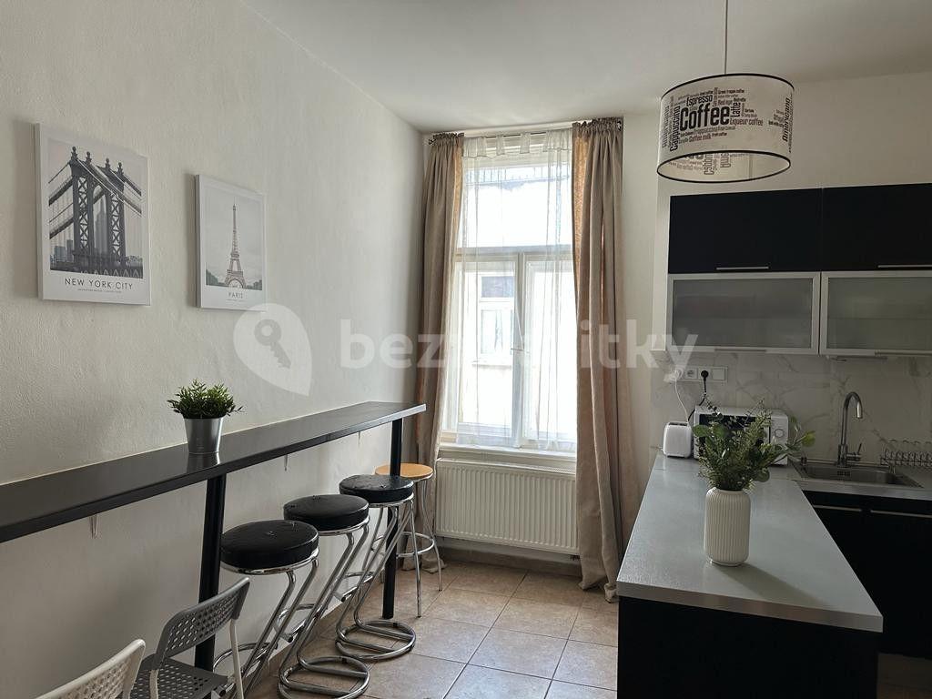 3 bedroom flat to rent, 100 m², Londýnská, Prague, Prague