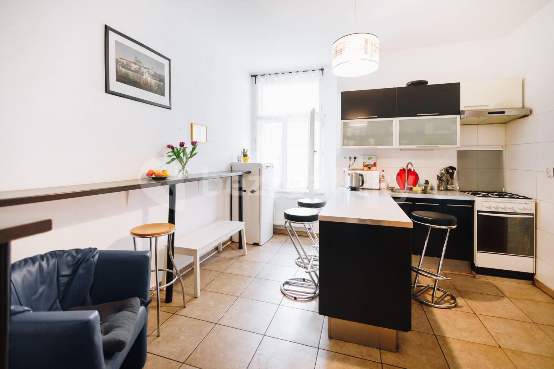 3 bedroom flat to rent, 100 m², Londýnská, Prague, Prague