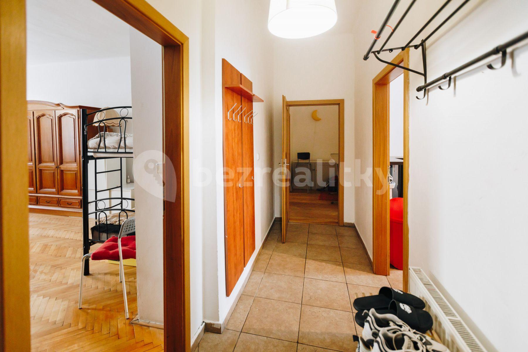 3 bedroom flat to rent, 100 m², Londýnská, Prague, Prague