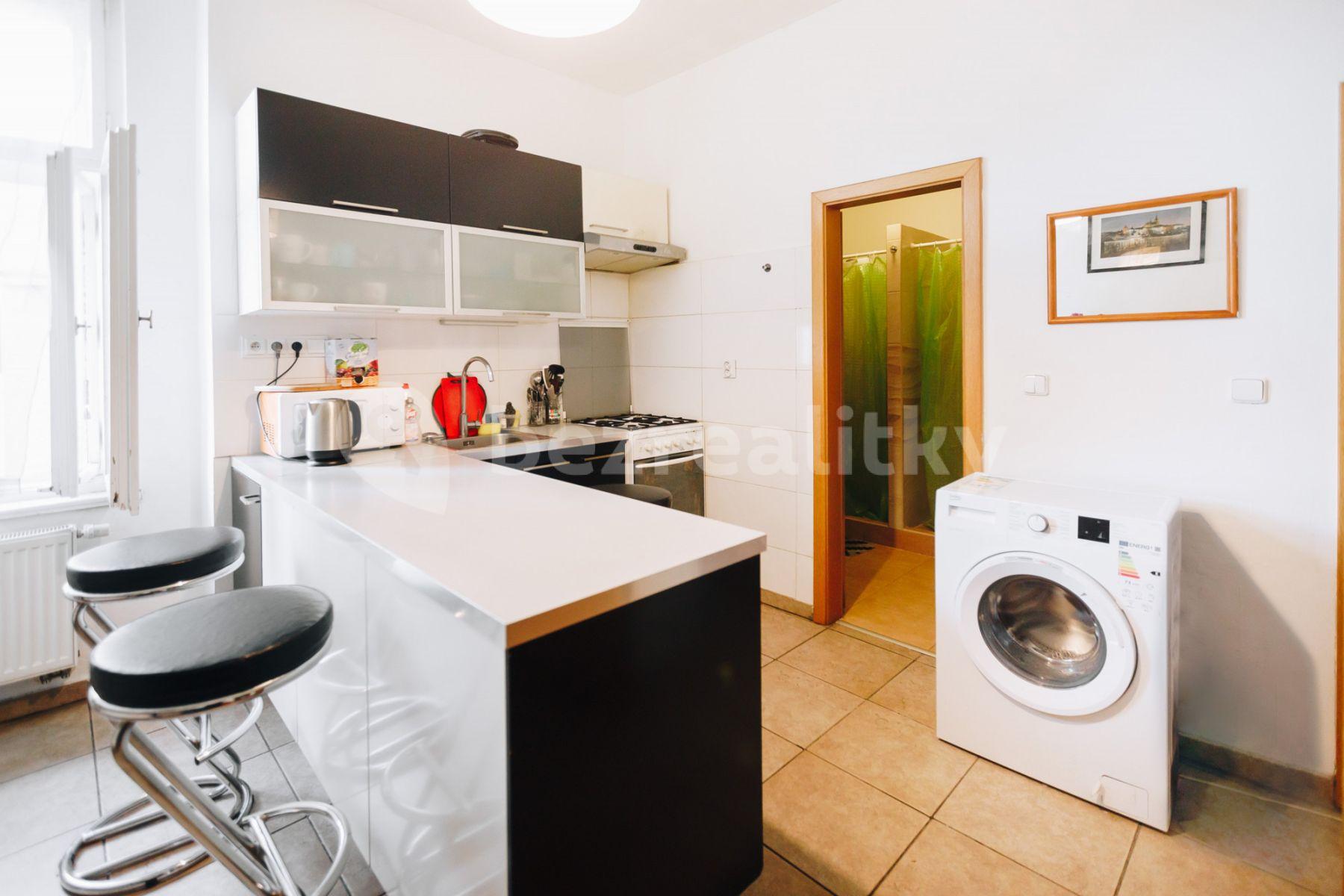 3 bedroom flat to rent, 100 m², Londýnská, Prague, Prague