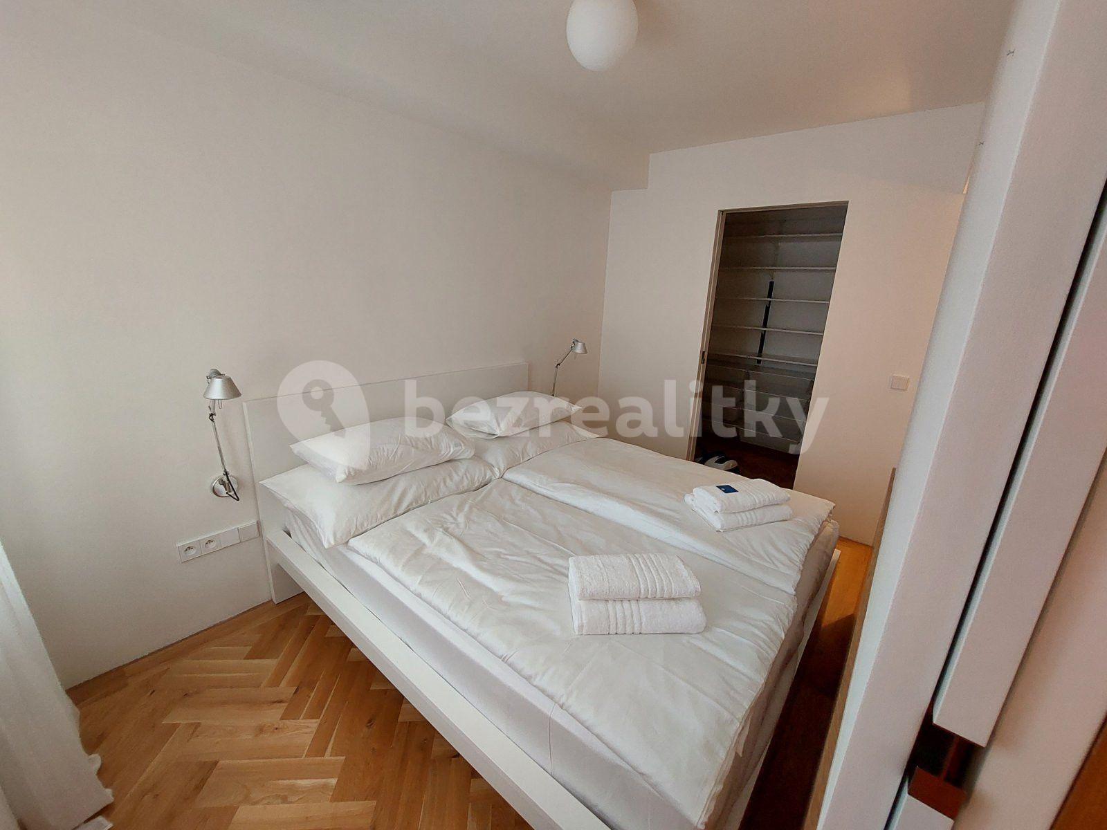 Studio flat to rent, 35 m², Krásného, Prague, Prague