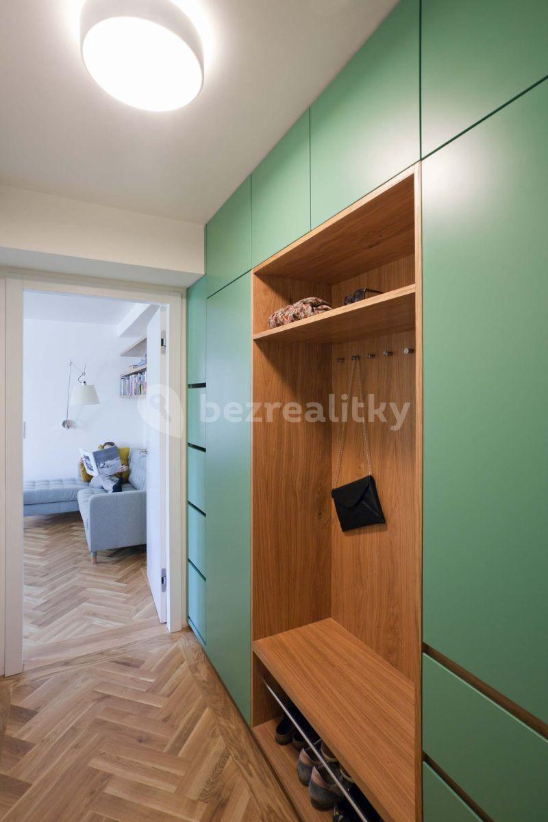 Studio flat to rent, 35 m², Krásného, Prague, Prague