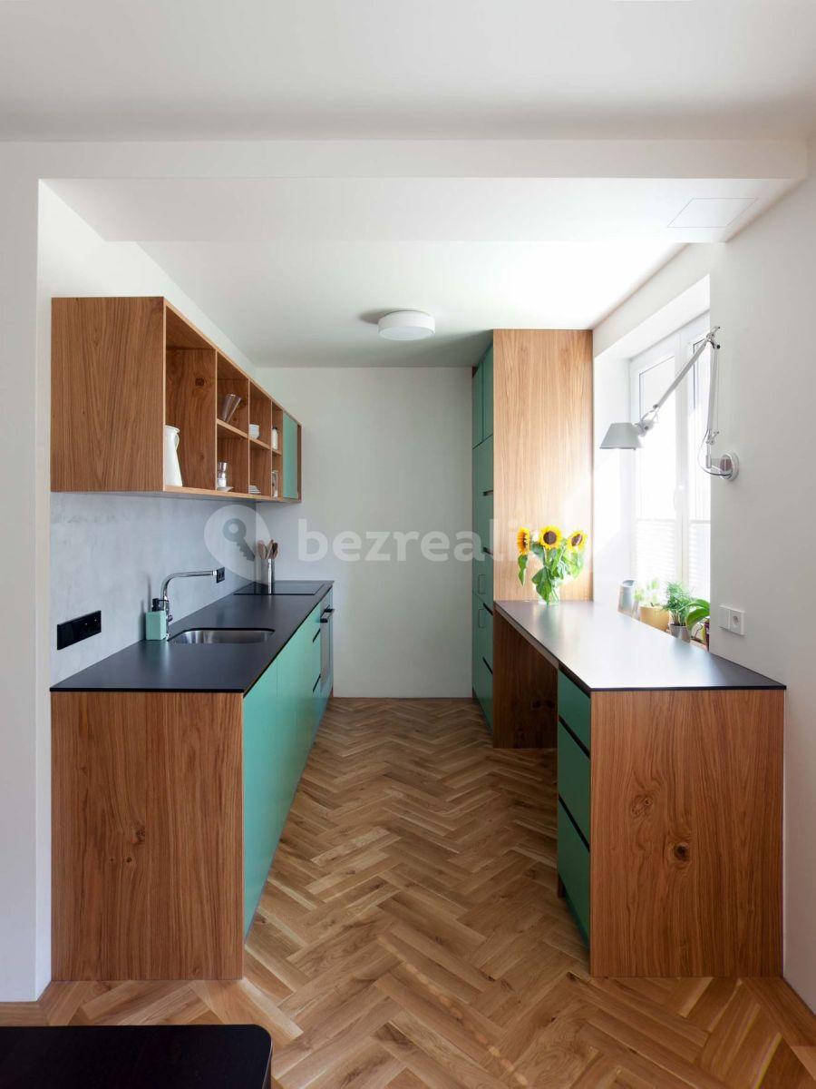 Studio flat to rent, 35 m², Krásného, Prague, Prague