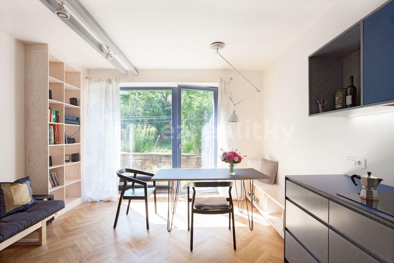 1 bedroom with open-plan kitchen flat to rent, 45 m², Pod dvorem, Prague, Prague