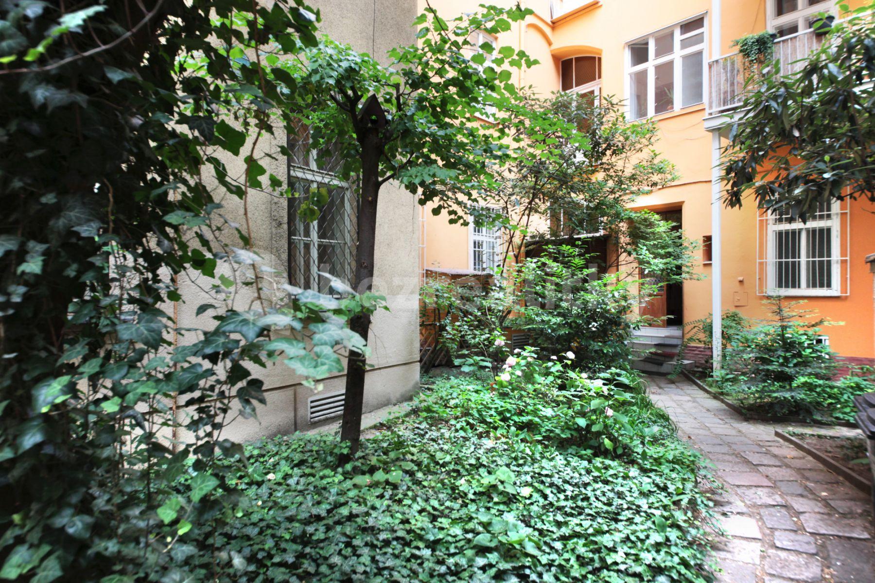 5 bedroom flat to rent, 112 m², Ostrovní, Prague, Prague