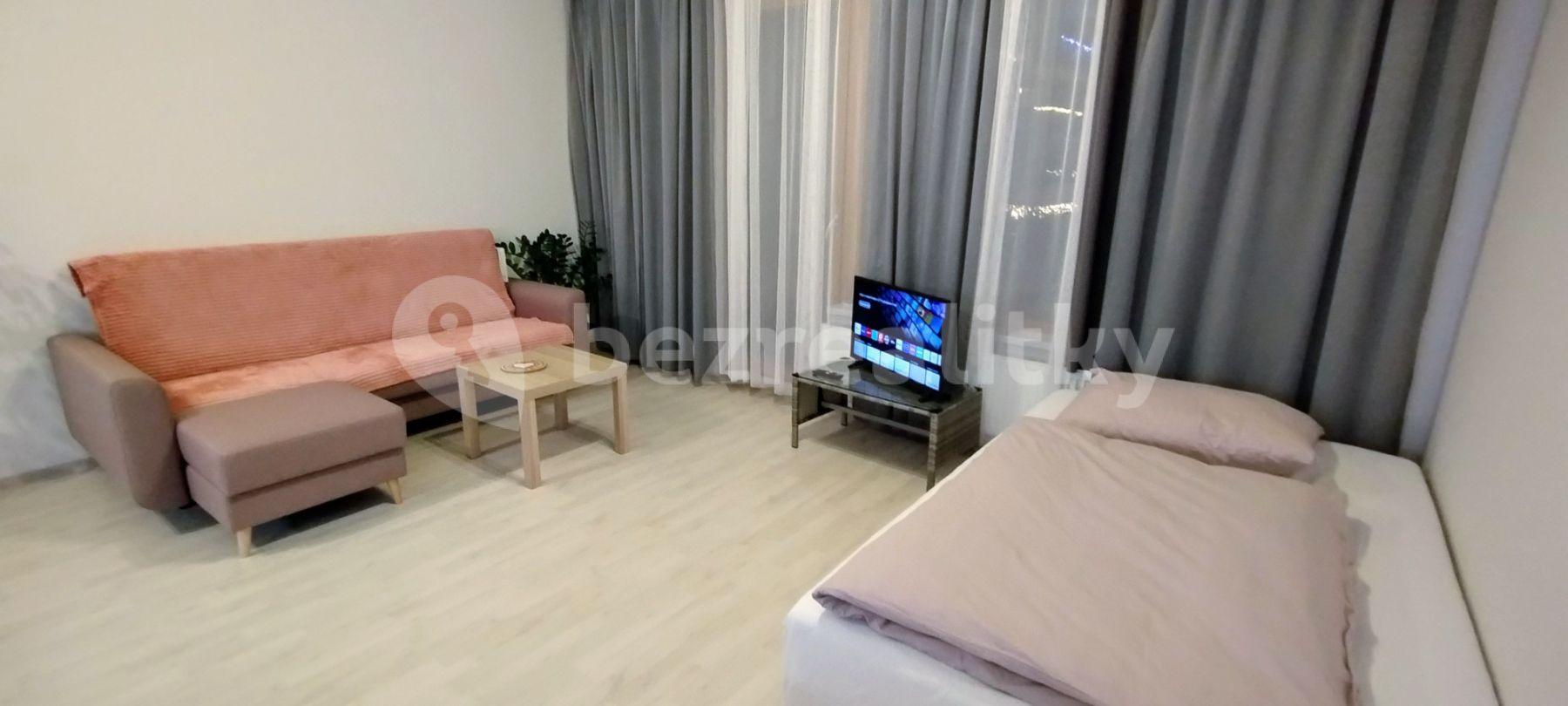 Studio flat to rent, 60 m², Rorýsová, Prague, Prague