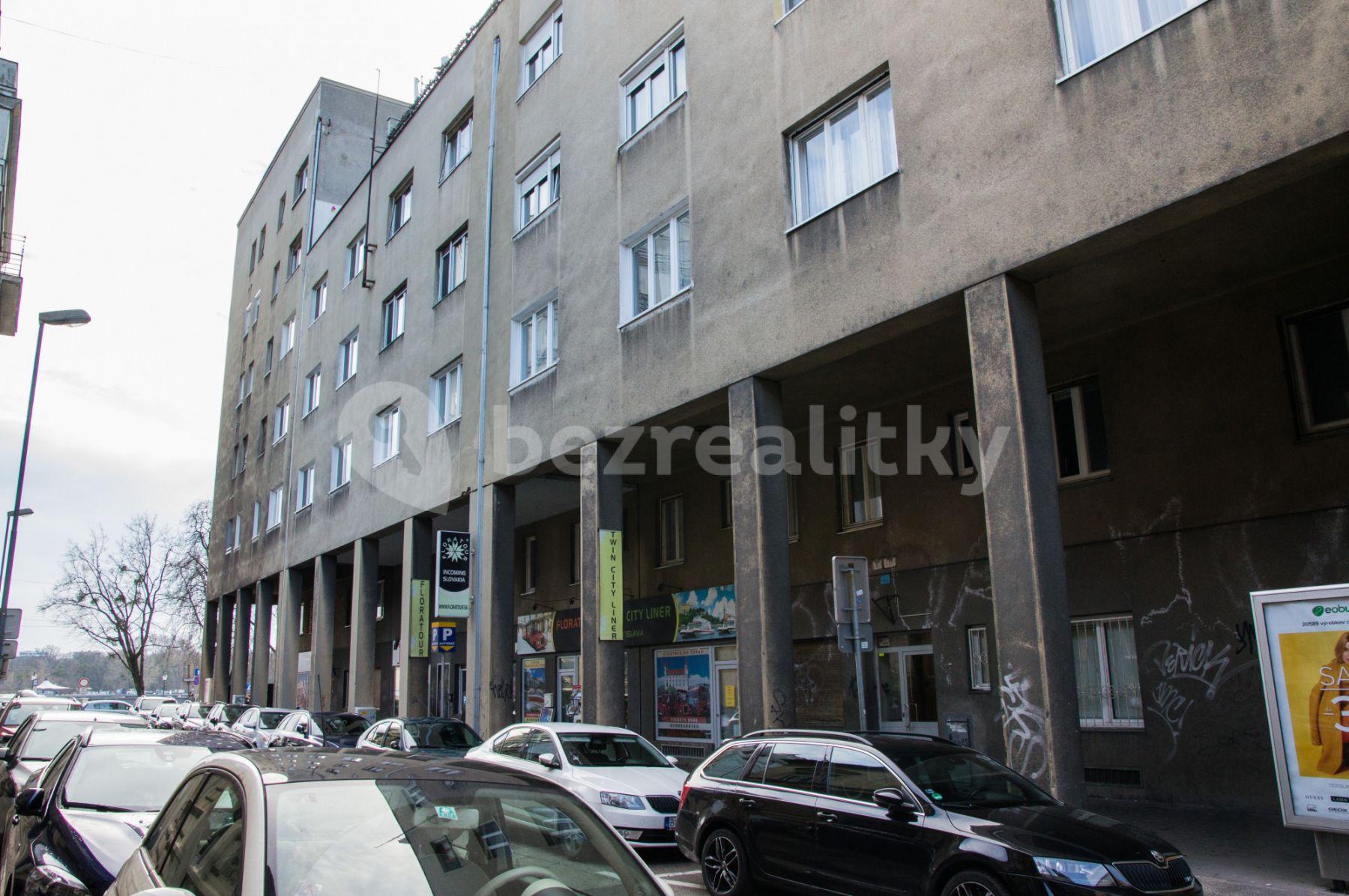 3 bedroom flat to rent, 55 m², Kúpeľná, Bratislava - mestská časť Staré Mesto, Bratislavský Region