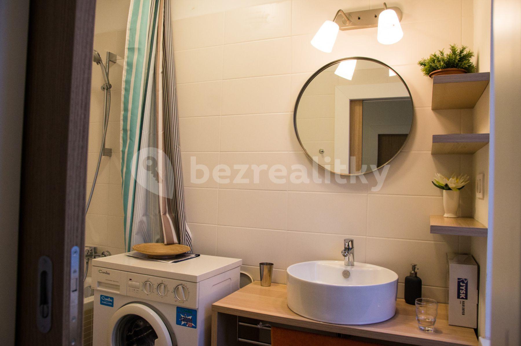 3 bedroom flat to rent, 55 m², Kúpeľná, Bratislava - mestská časť Staré Mesto, Bratislavský Region