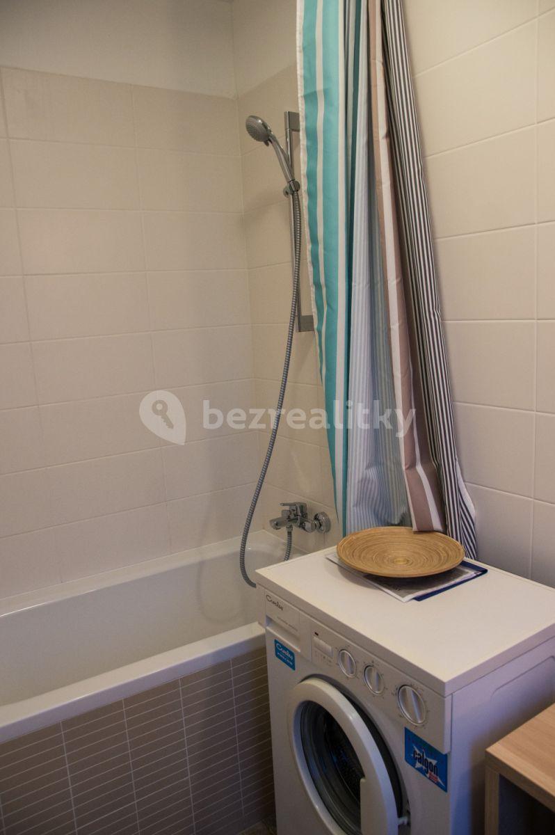 3 bedroom flat to rent, 55 m², Kúpeľná, Bratislava - mestská časť Staré Mesto, Bratislavský Region