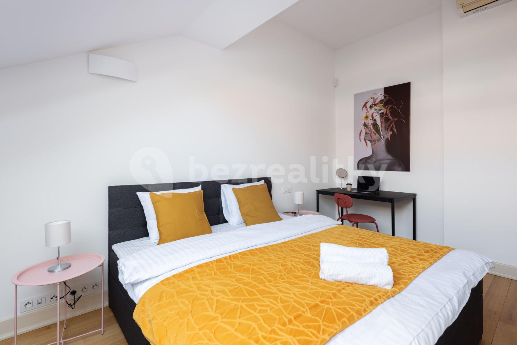 4 bedroom flat to rent, 96 m², Černá, Prague, Prague