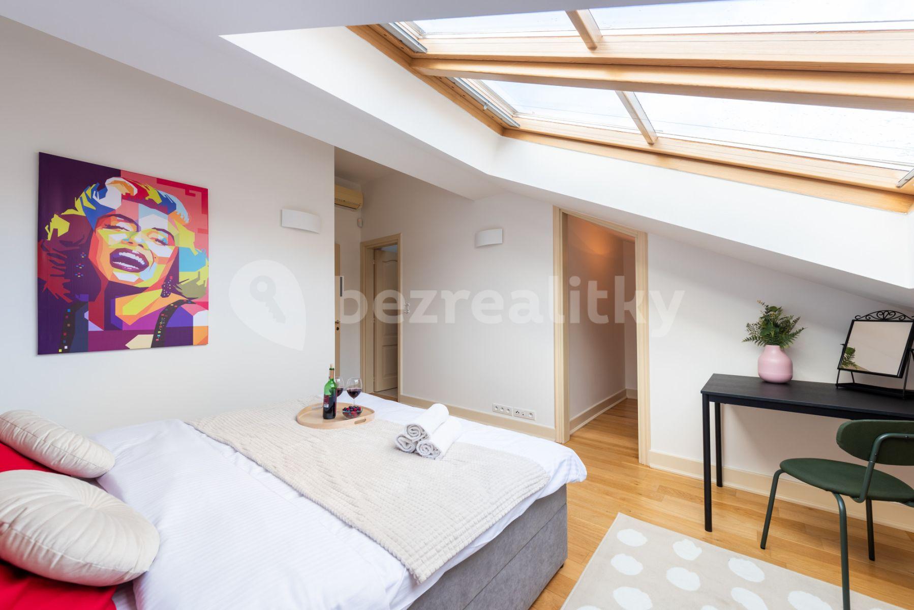 4 bedroom flat to rent, 96 m², Černá, Prague, Prague