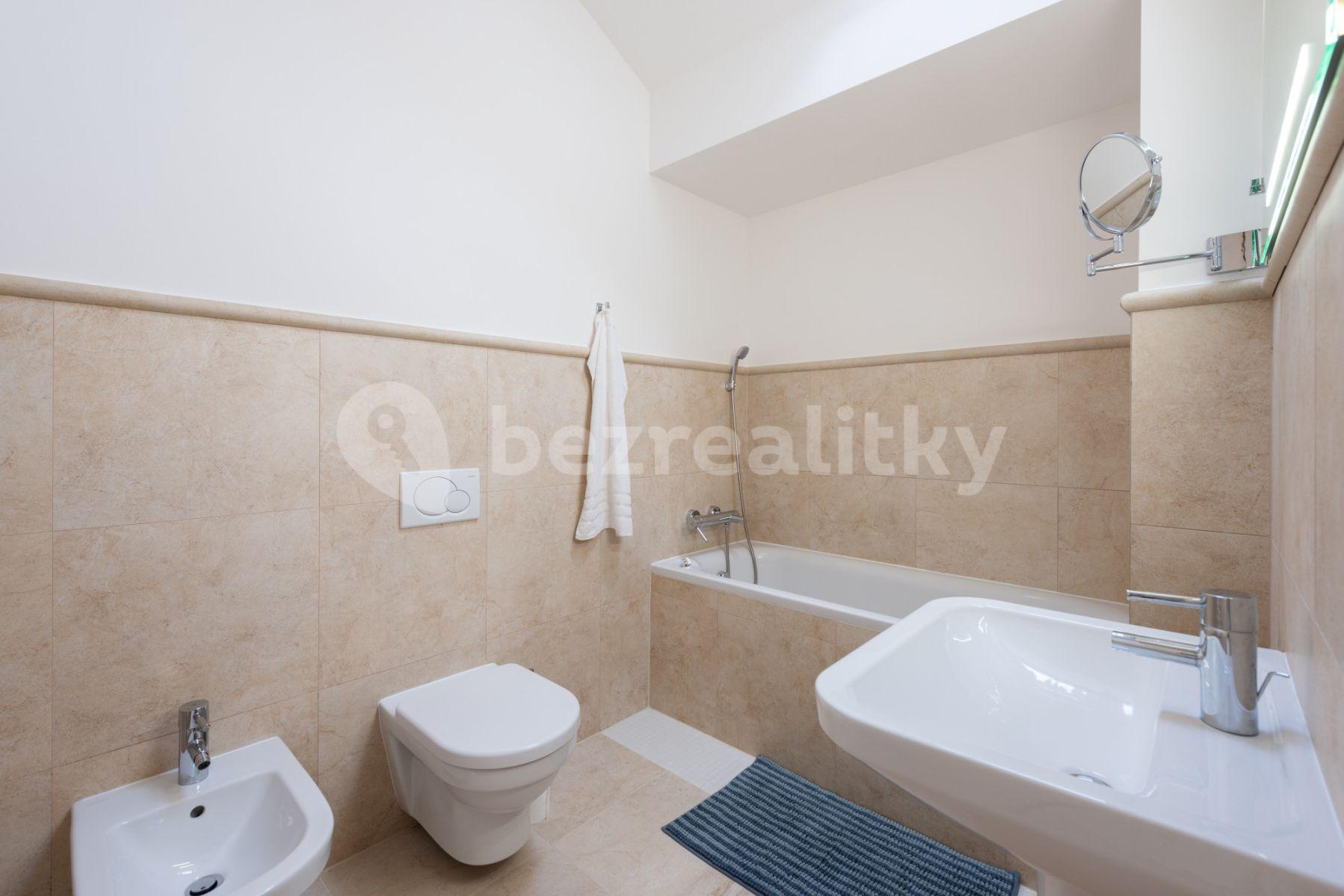 4 bedroom flat to rent, 96 m², Černá, Prague, Prague