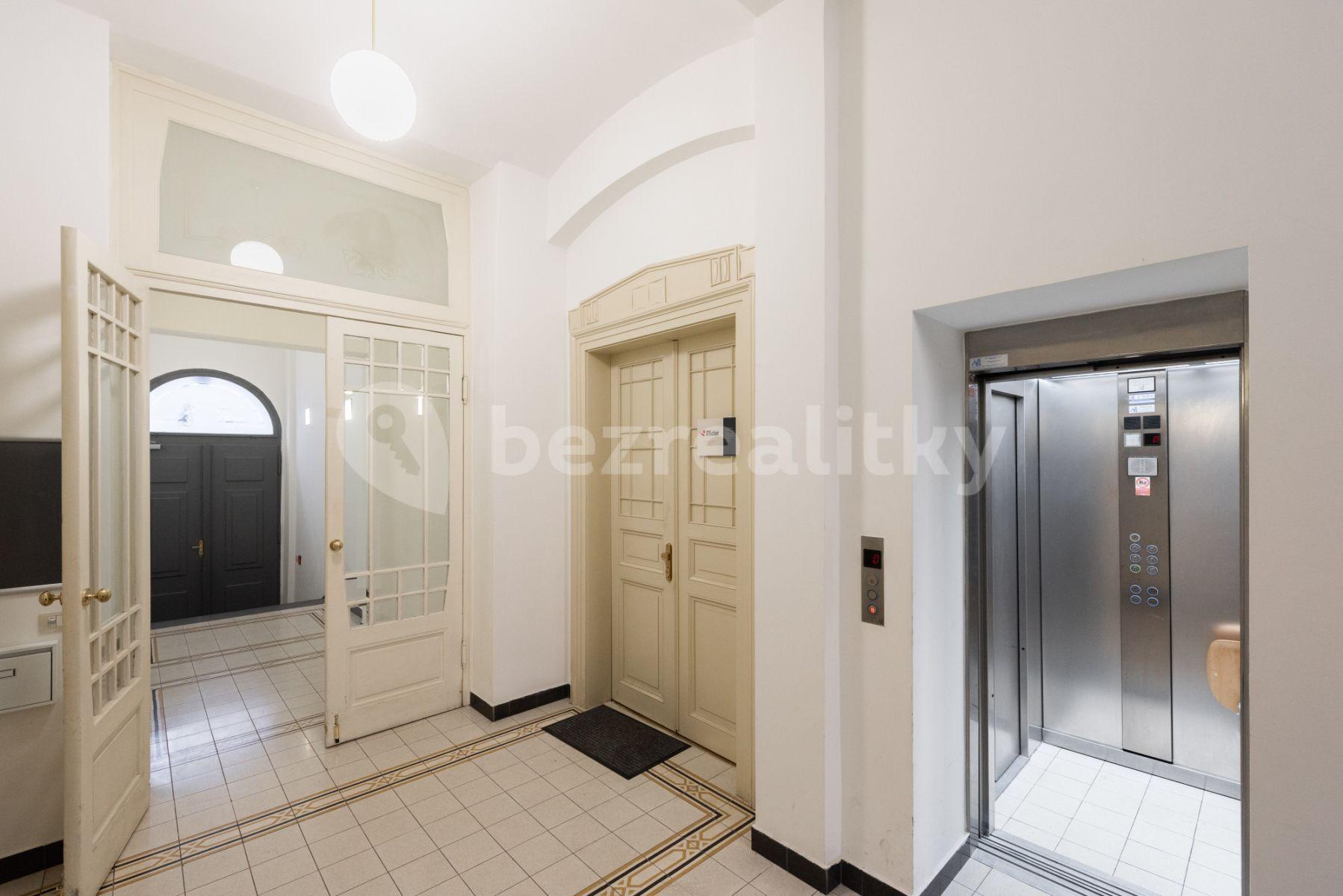 4 bedroom flat to rent, 96 m², Černá, Prague, Prague