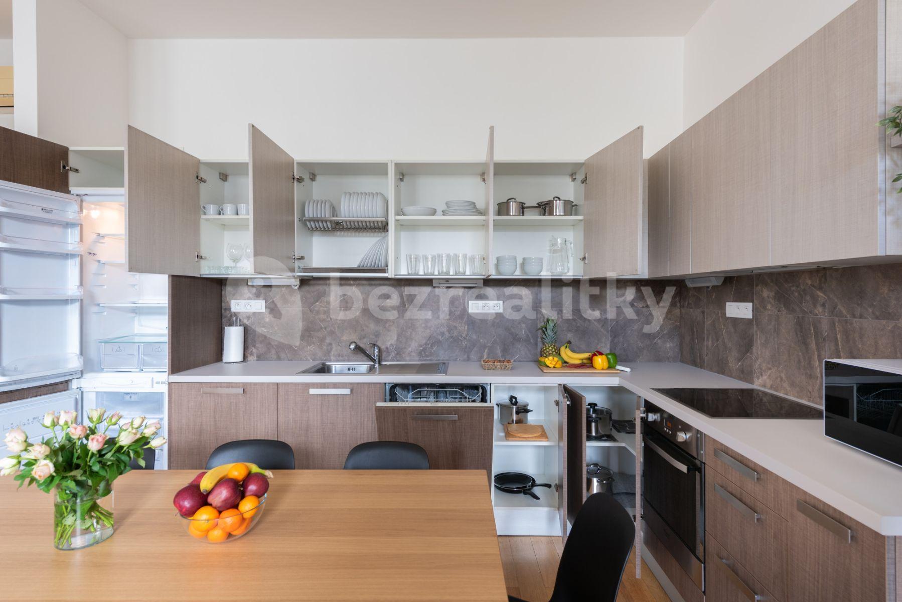 4 bedroom flat to rent, 96 m², Černá, Prague, Prague