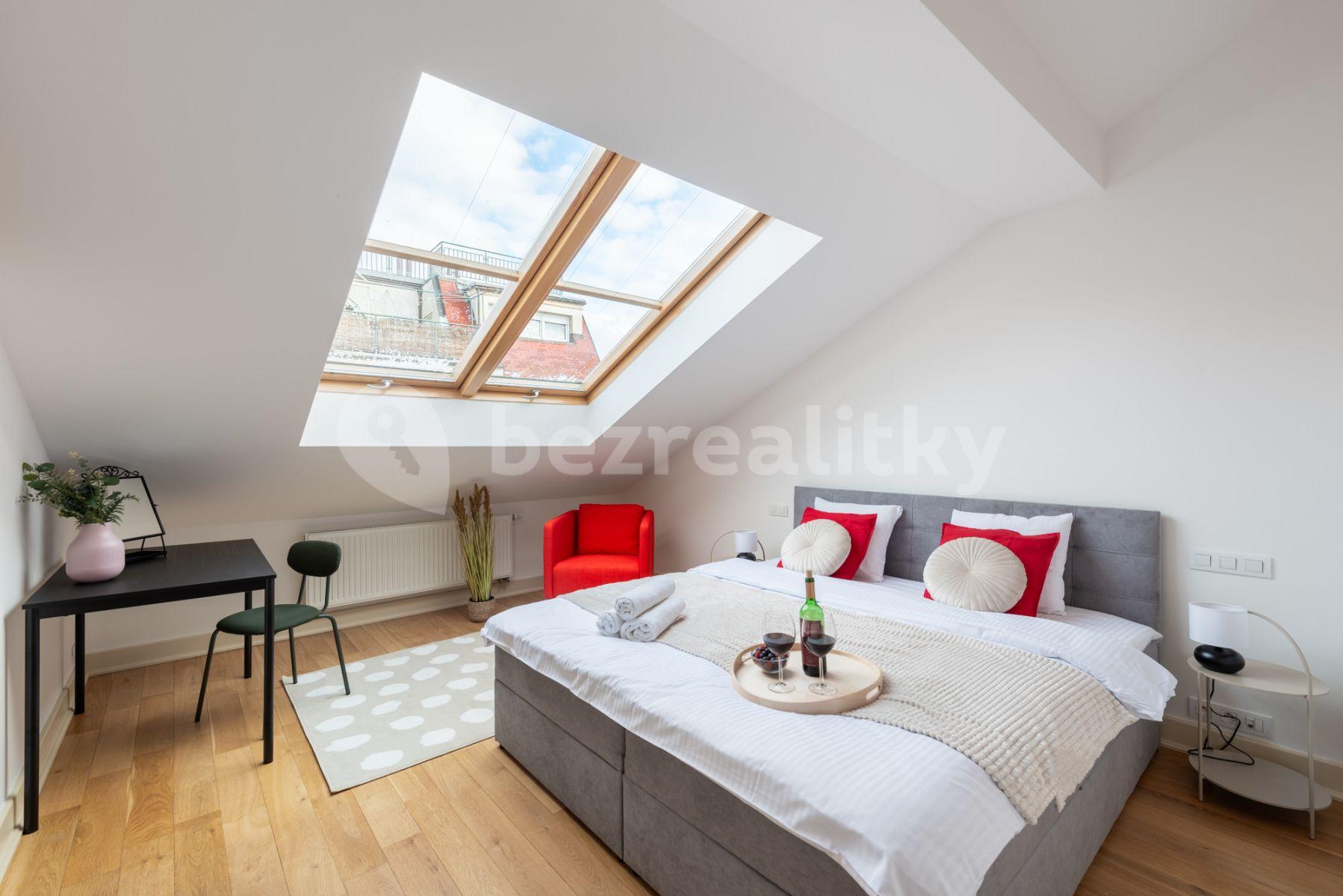 4 bedroom flat to rent, 96 m², Černá, Prague, Prague