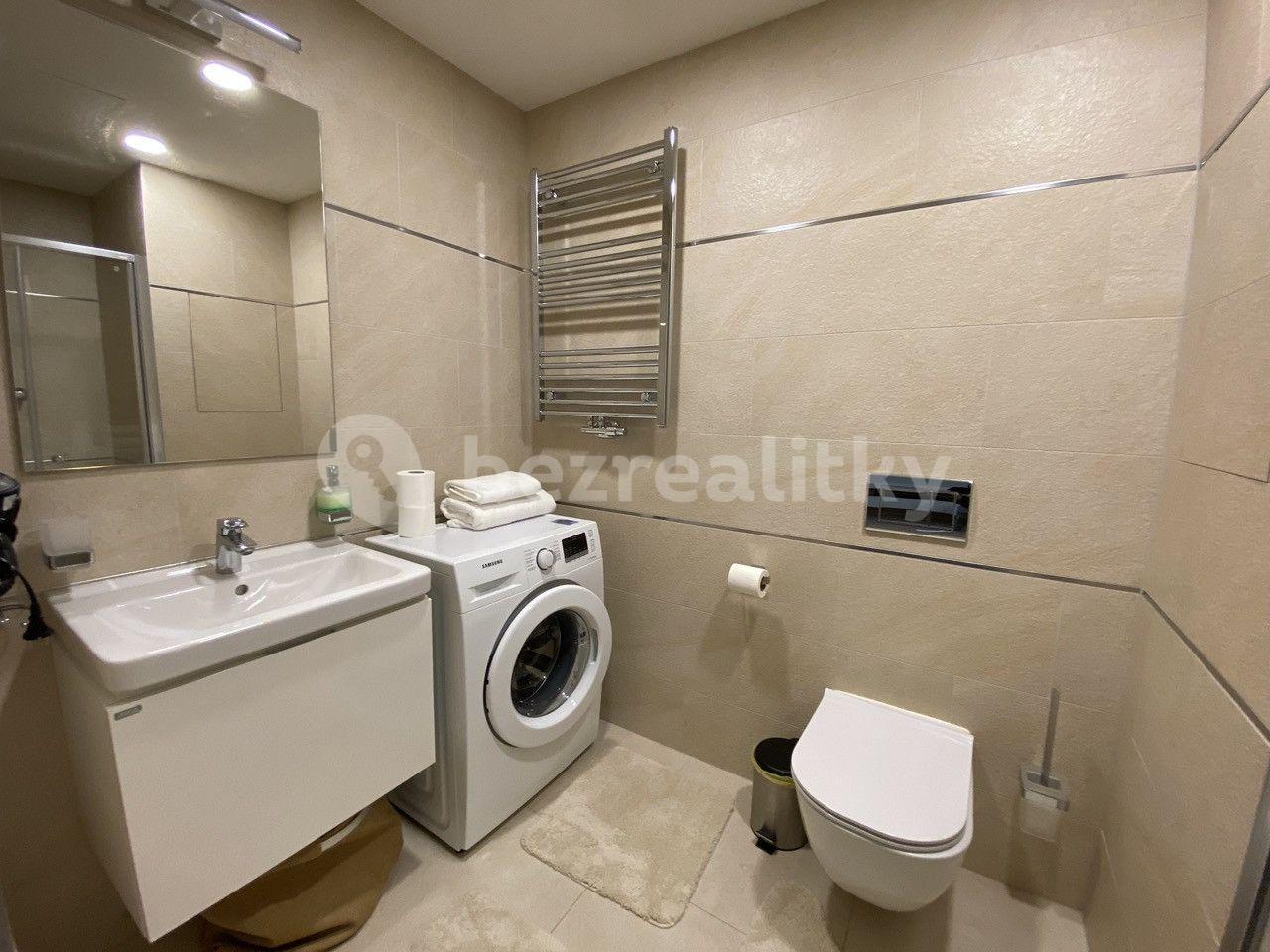 Studio flat to rent, 34 m², Kurta Konráda, Prague, Prague