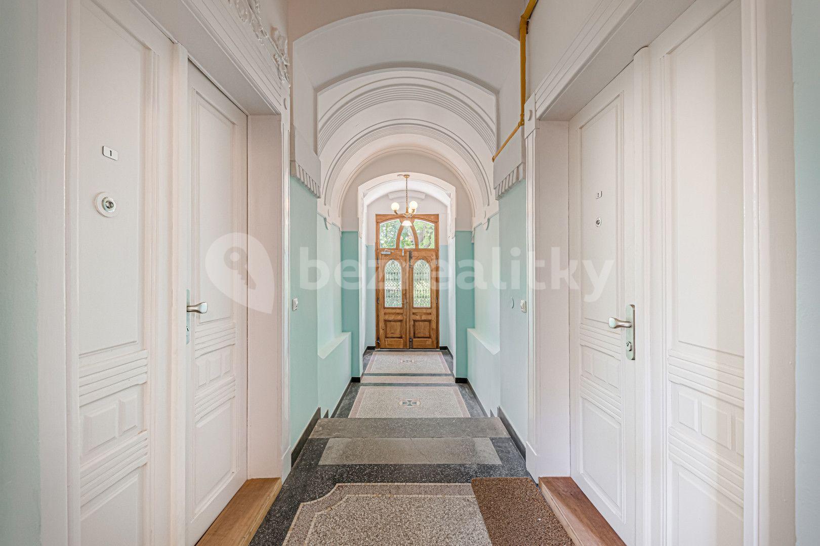 2 bedroom flat to rent, 61 m², Kaizlovy sady, Prague, Prague