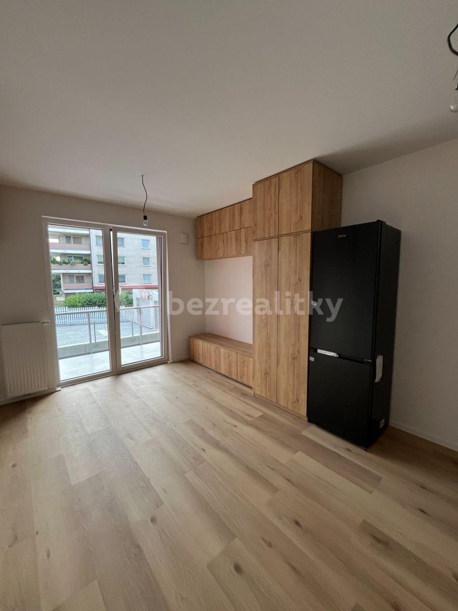 Studio flat to rent, 32 m², Milánská, Prague, Prague