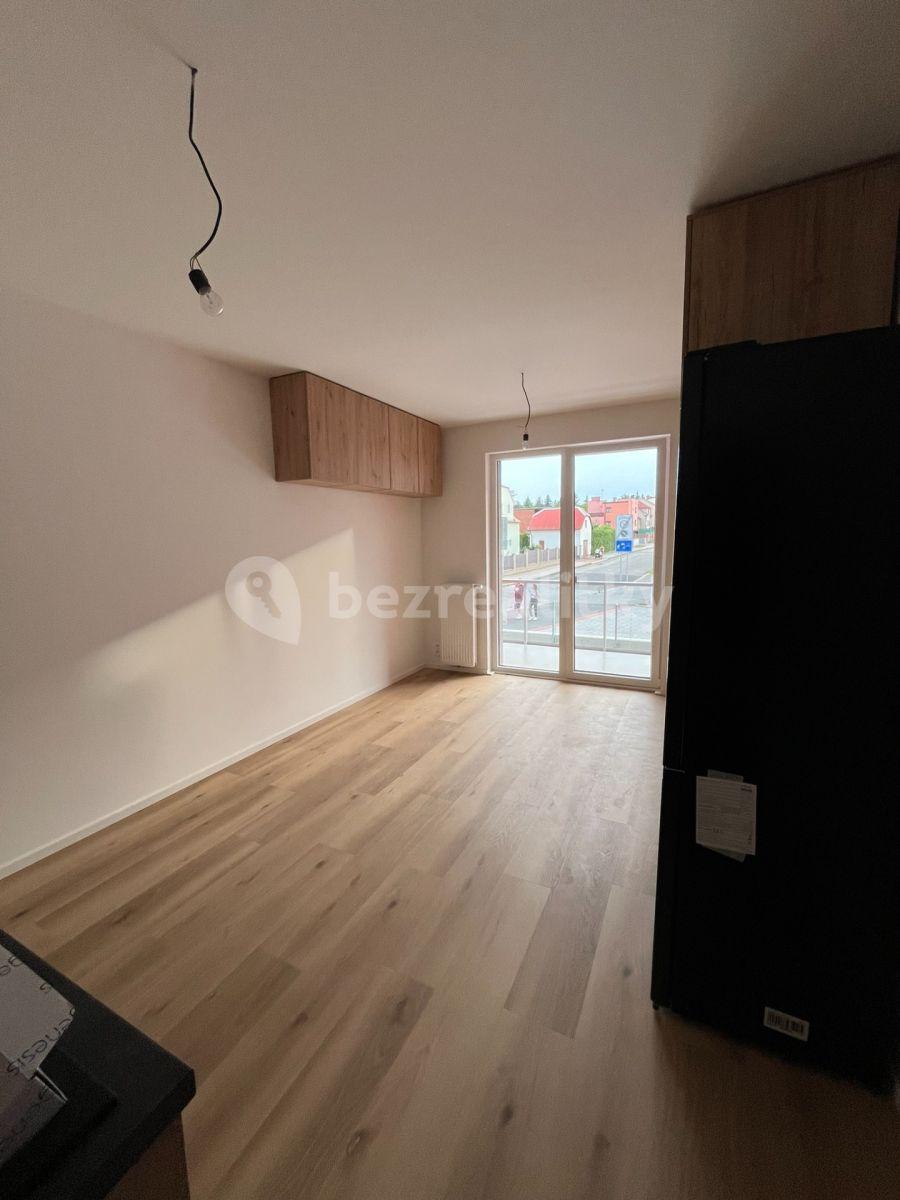 Studio flat to rent, 32 m², Milánská, Prague, Prague