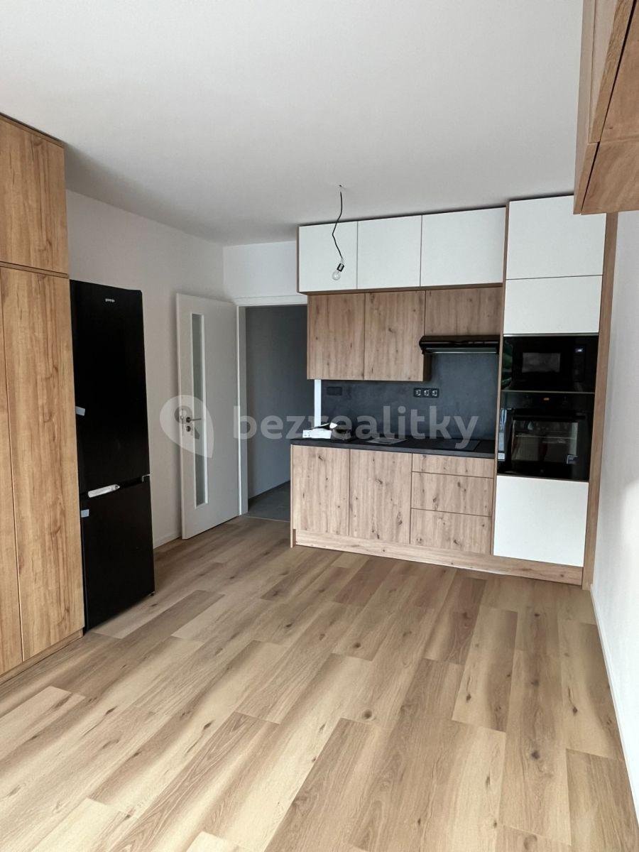 Studio flat to rent, 32 m², Milánská, Prague, Prague