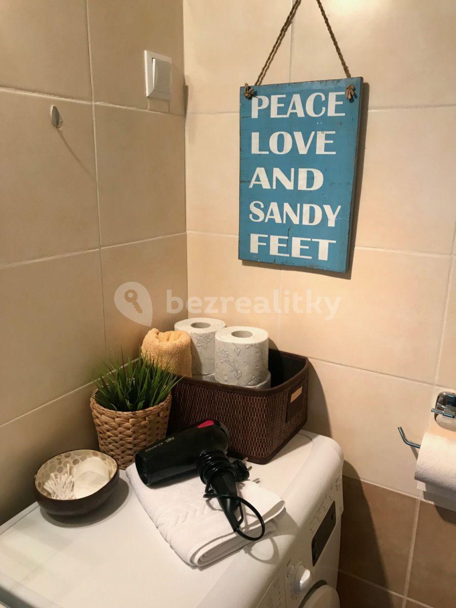 Studio flat to rent, 32 m², Nad Kolčavkou A, Prague, Prague