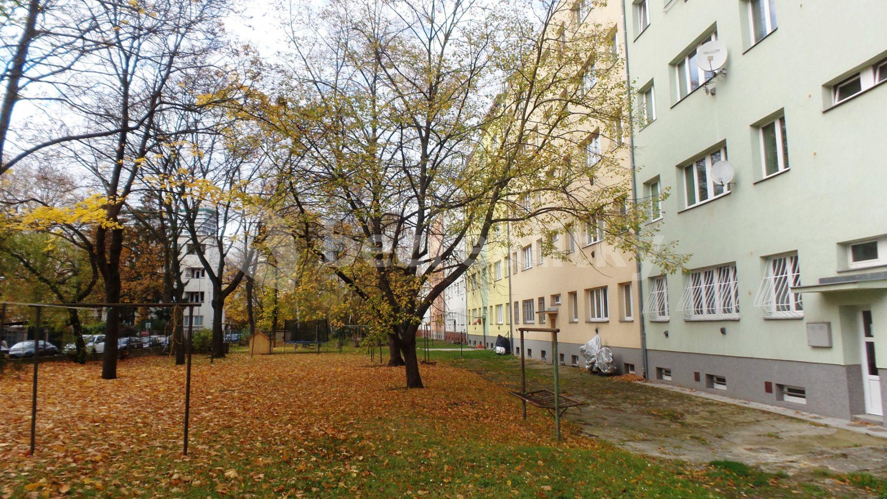 2 bedroom flat to rent, 41 m², Krchlebská, Prague, Prague