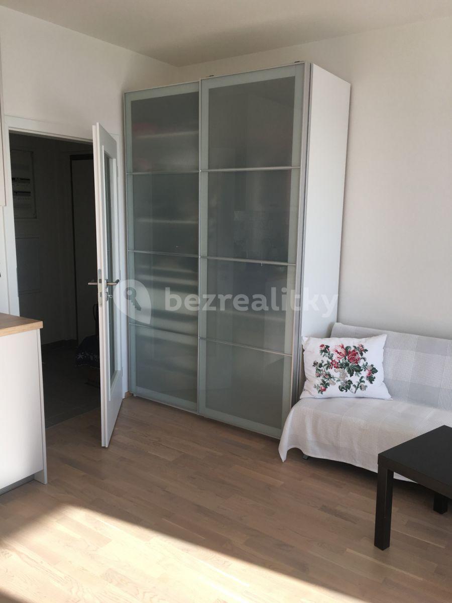 1 bedroom with open-plan kitchen flat to rent, 37 m², Učňovská, Prague, Prague