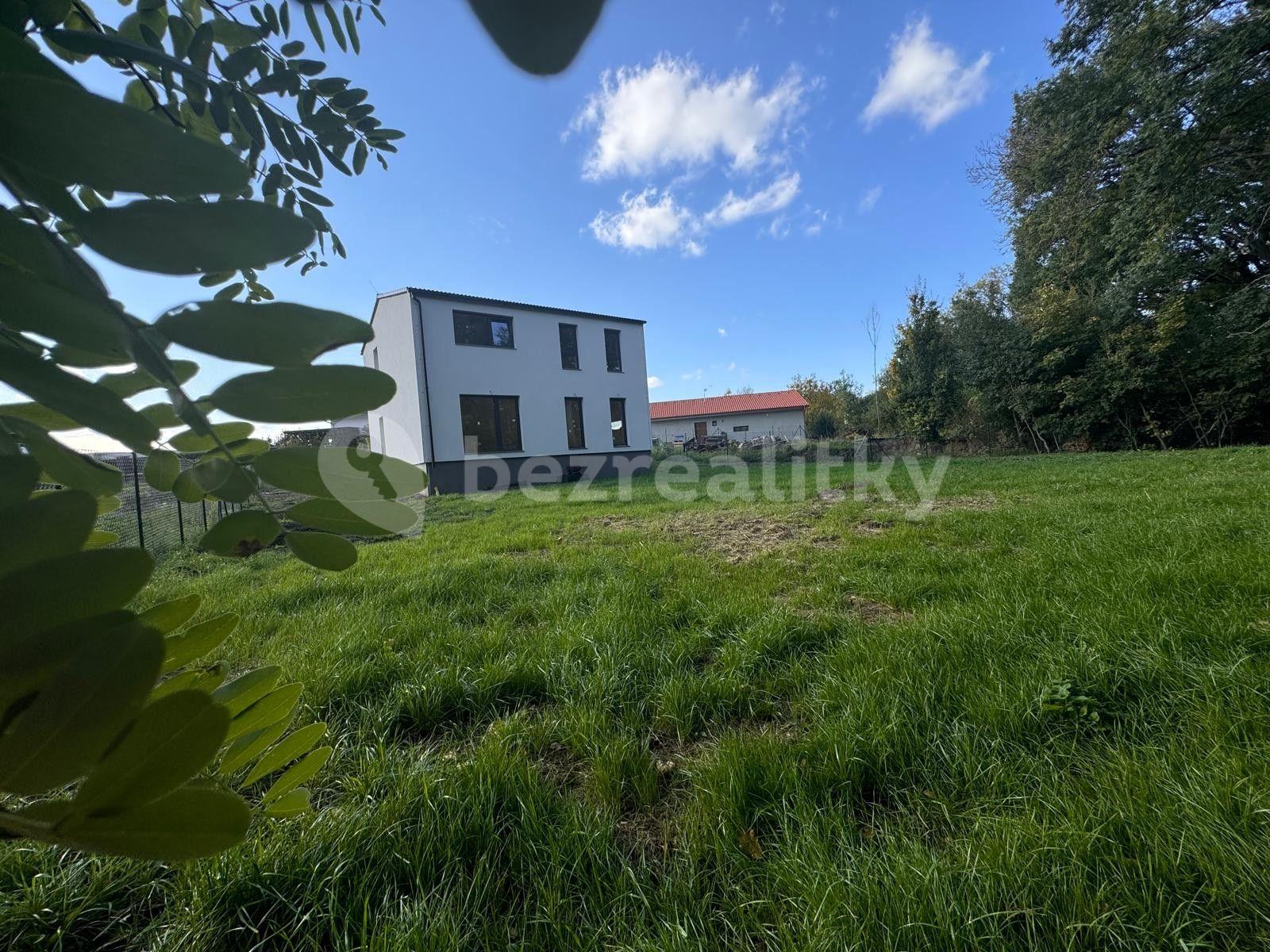 house for sale, 196 m², U Lesíka, Nová Ves, Středočeský Region