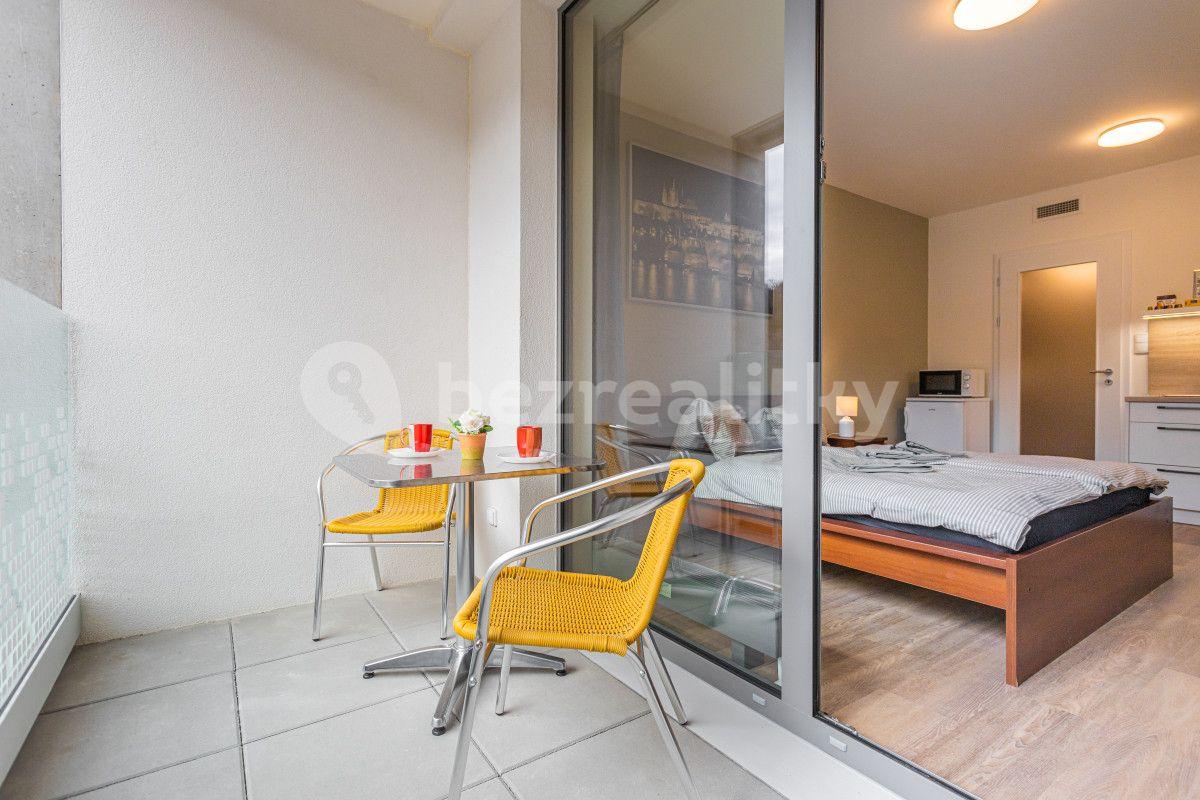 Studio flat to rent, 35 m², Hlaváčkova, Prague, Prague