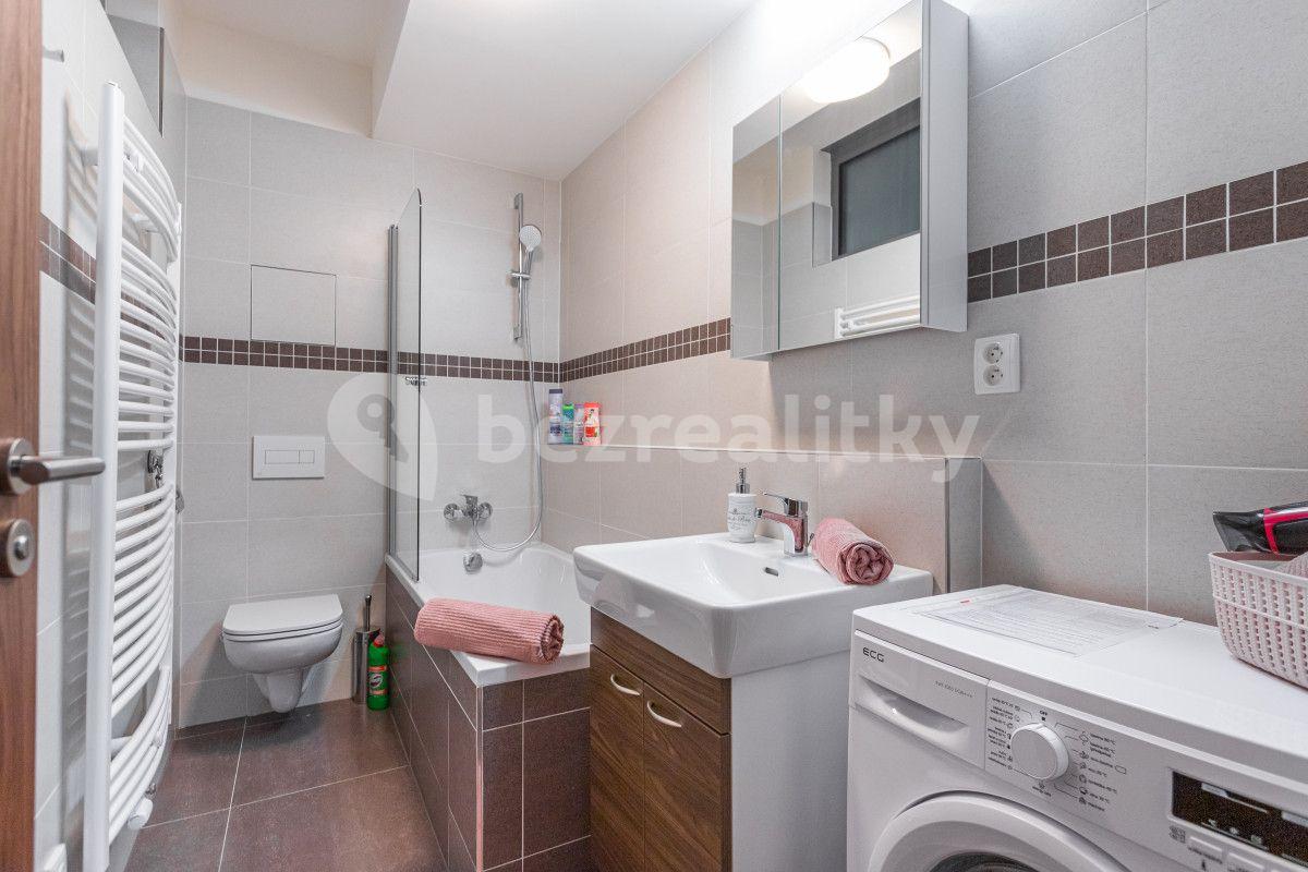 Studio flat to rent, 35 m², Hlaváčkova, Prague, Prague