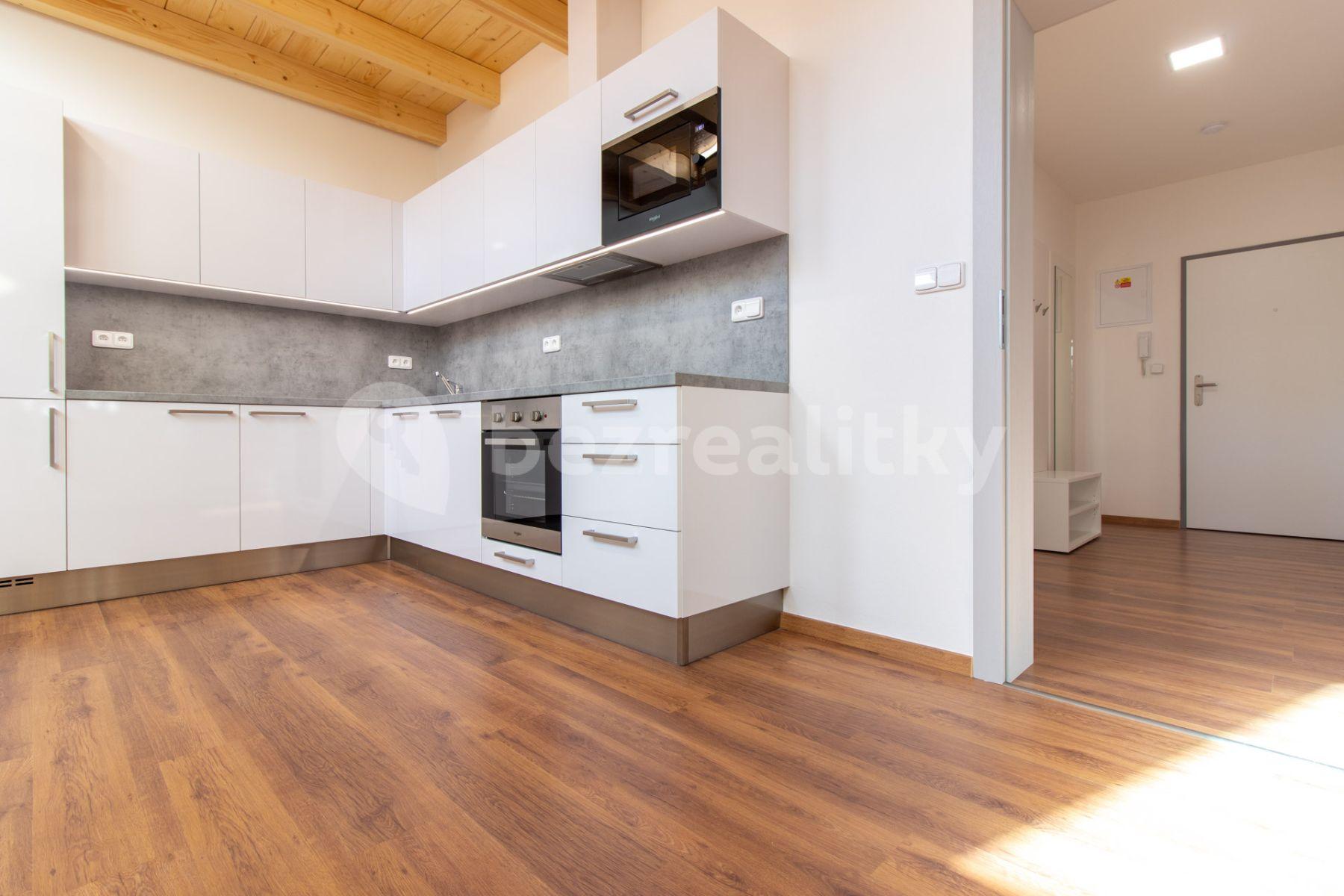 1 bedroom with open-plan kitchen flat to rent, 90 m², Bezručova, Brno, Jihomoravský Region