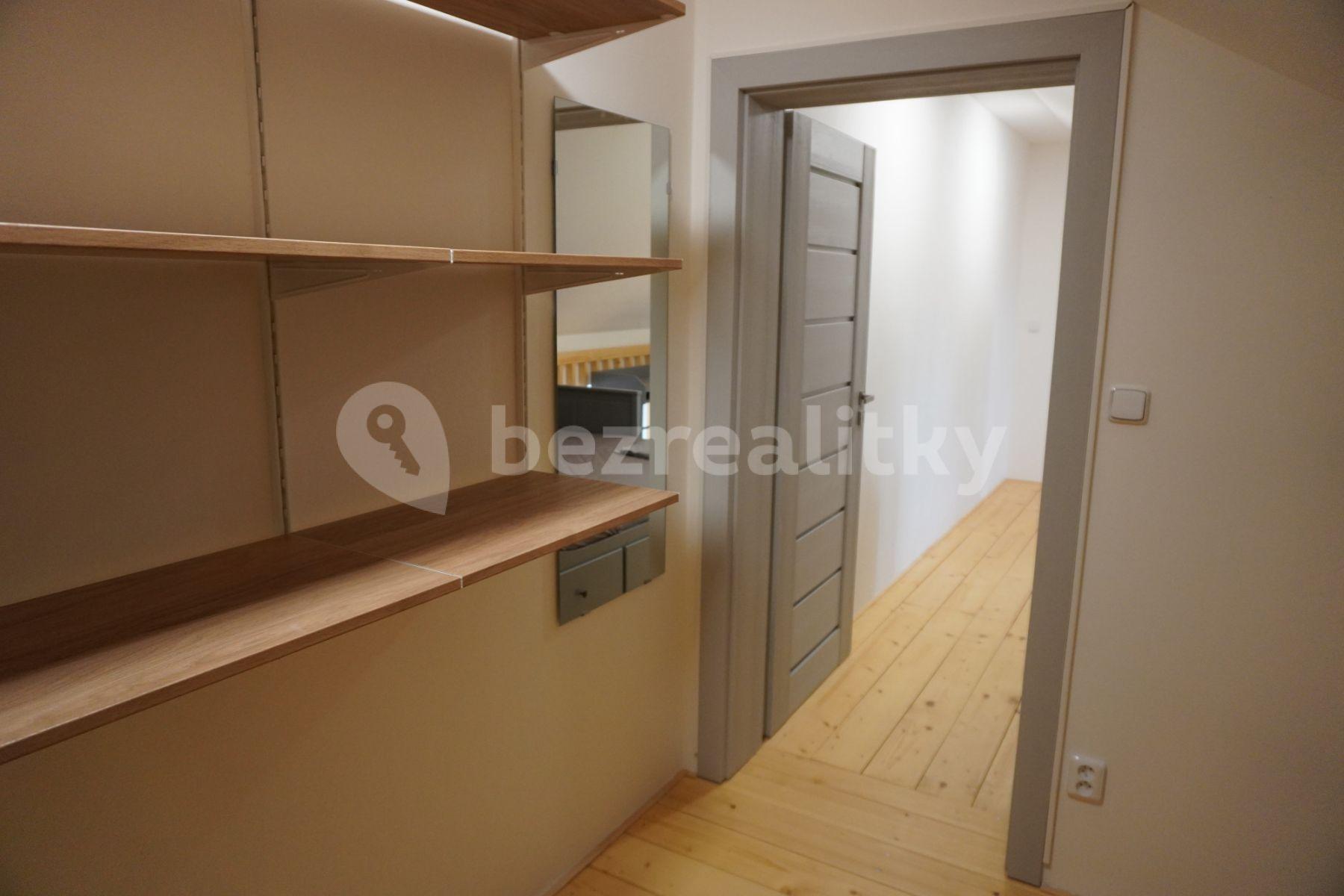 1 bedroom with open-plan kitchen flat to rent, 90 m², Bezručova, Brno, Jihomoravský Region