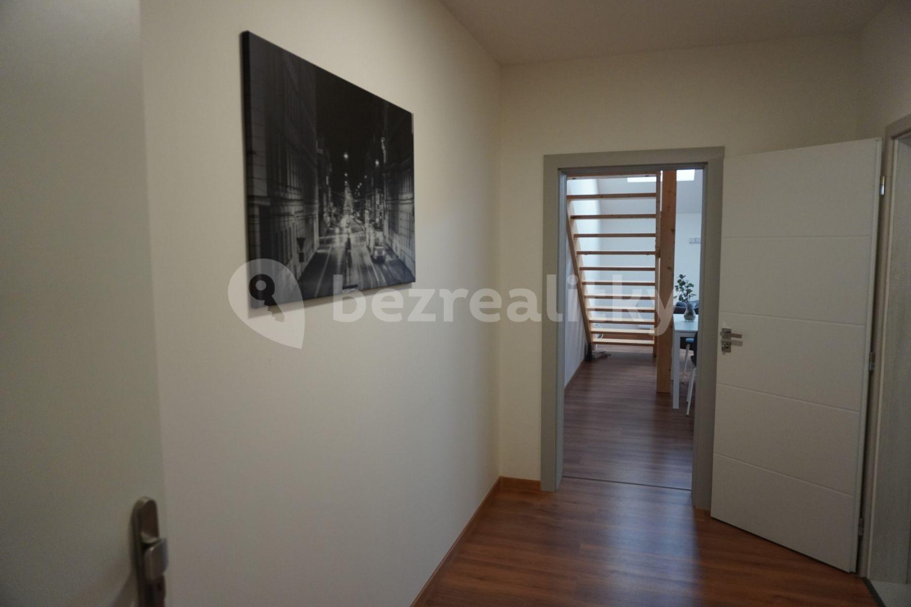 1 bedroom with open-plan kitchen flat to rent, 90 m², Bezručova, Brno, Jihomoravský Region