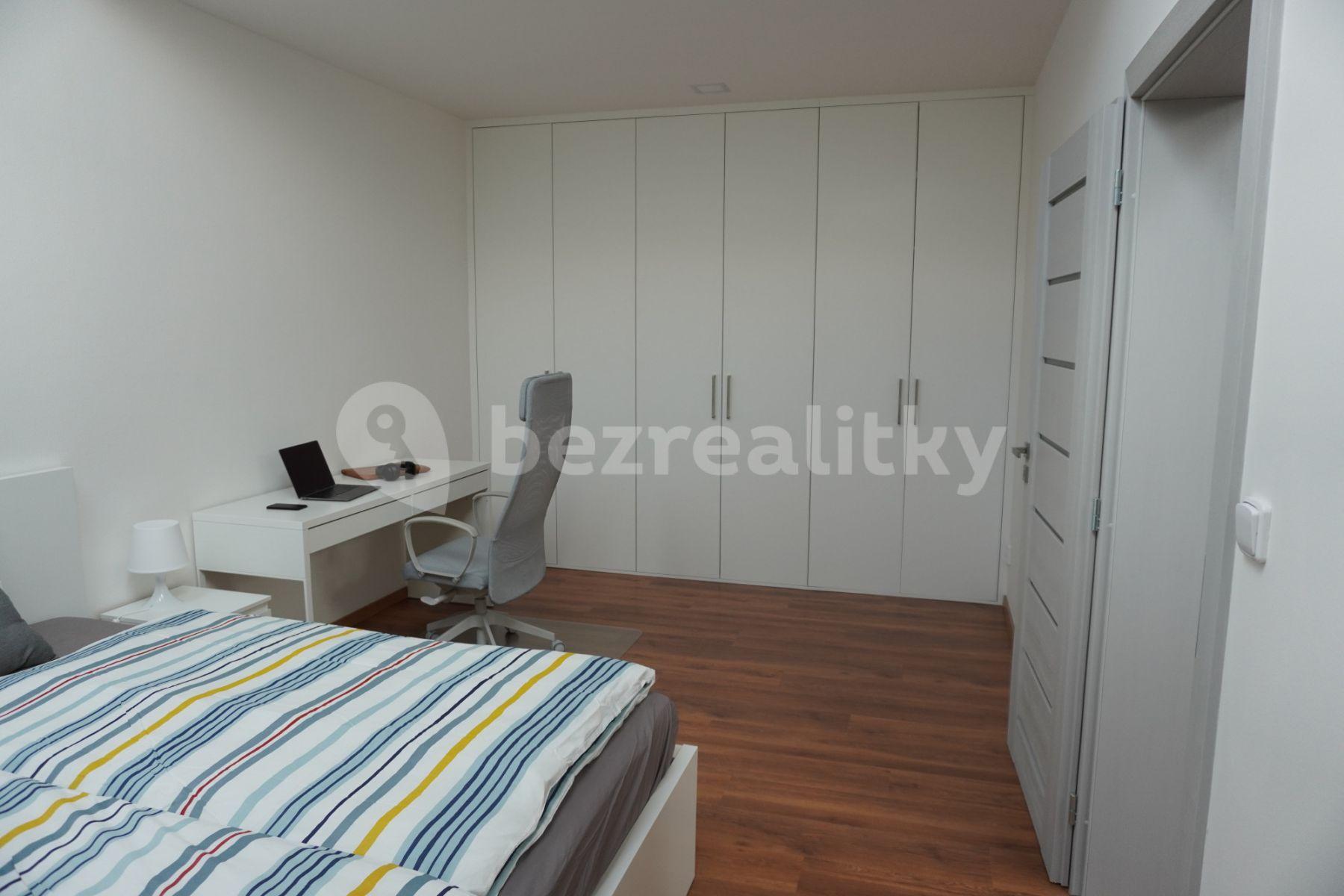 1 bedroom with open-plan kitchen flat to rent, 90 m², Bezručova, Brno, Jihomoravský Region