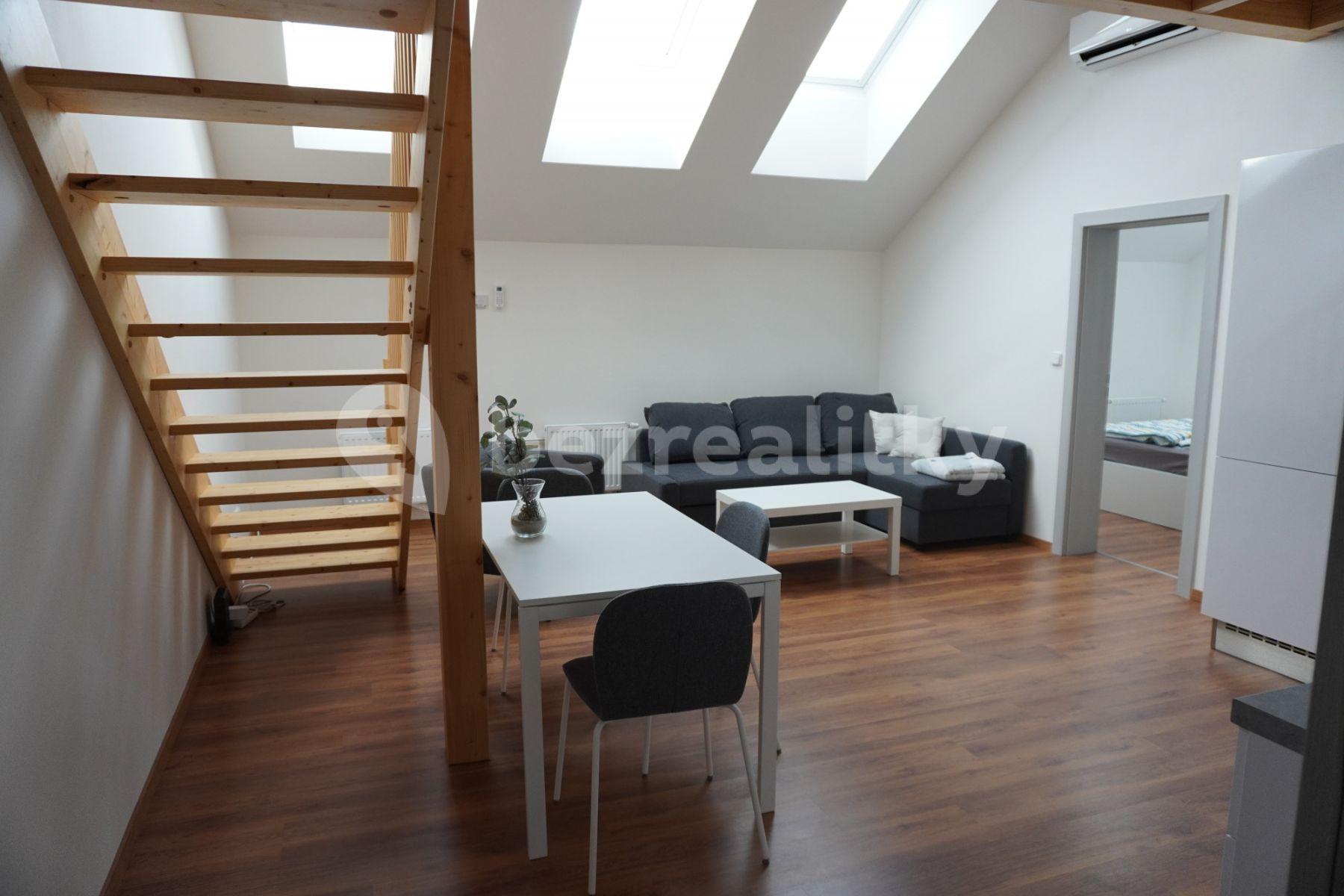 1 bedroom with open-plan kitchen flat to rent, 90 m², Bezručova, Brno, Jihomoravský Region