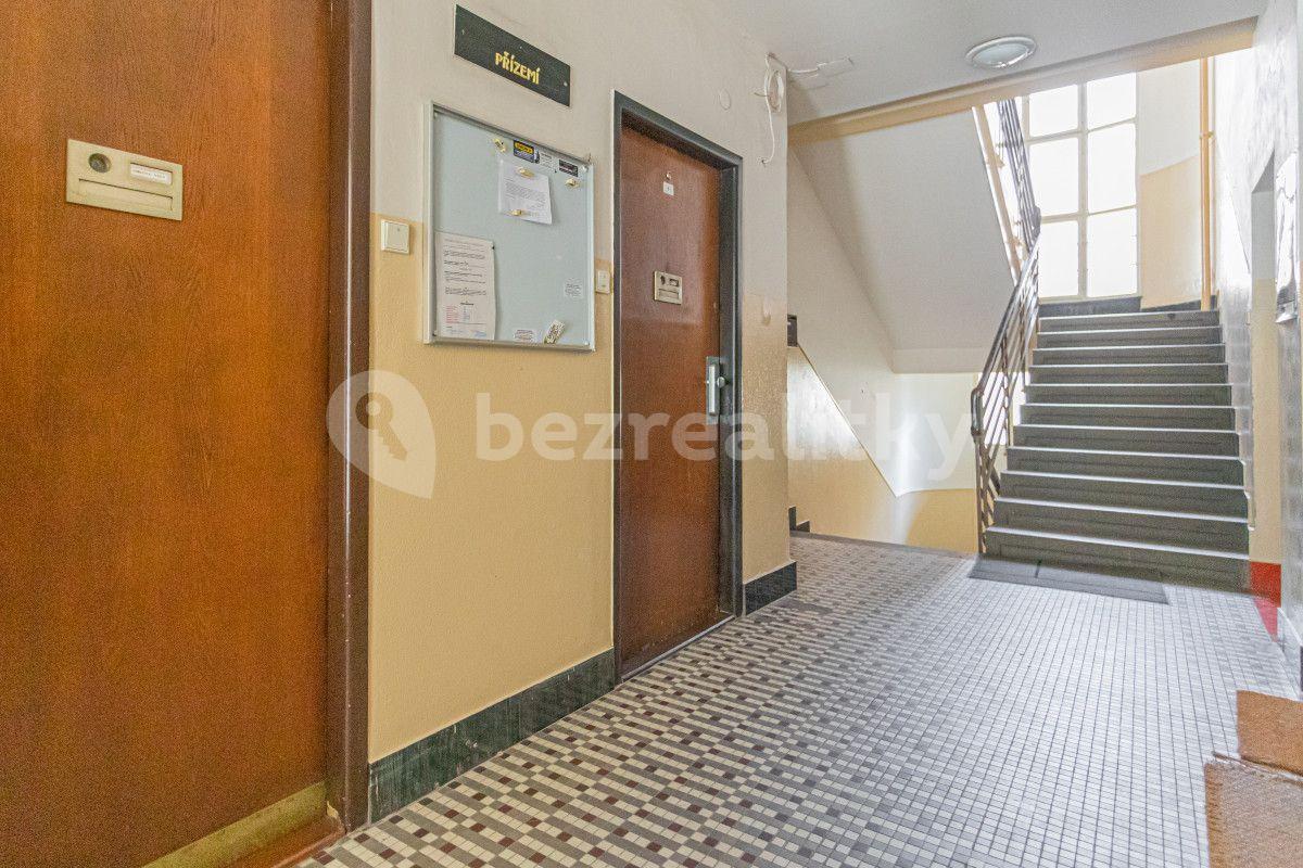 Studio flat to rent, 25 m², Stroupežnického, Prague, Prague