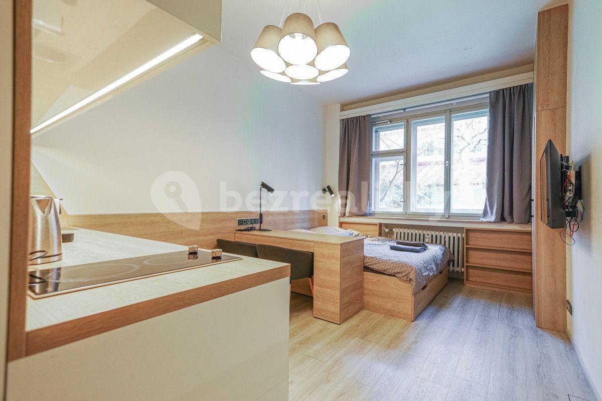 Studio flat to rent, 25 m², Stroupežnického, Prague, Prague