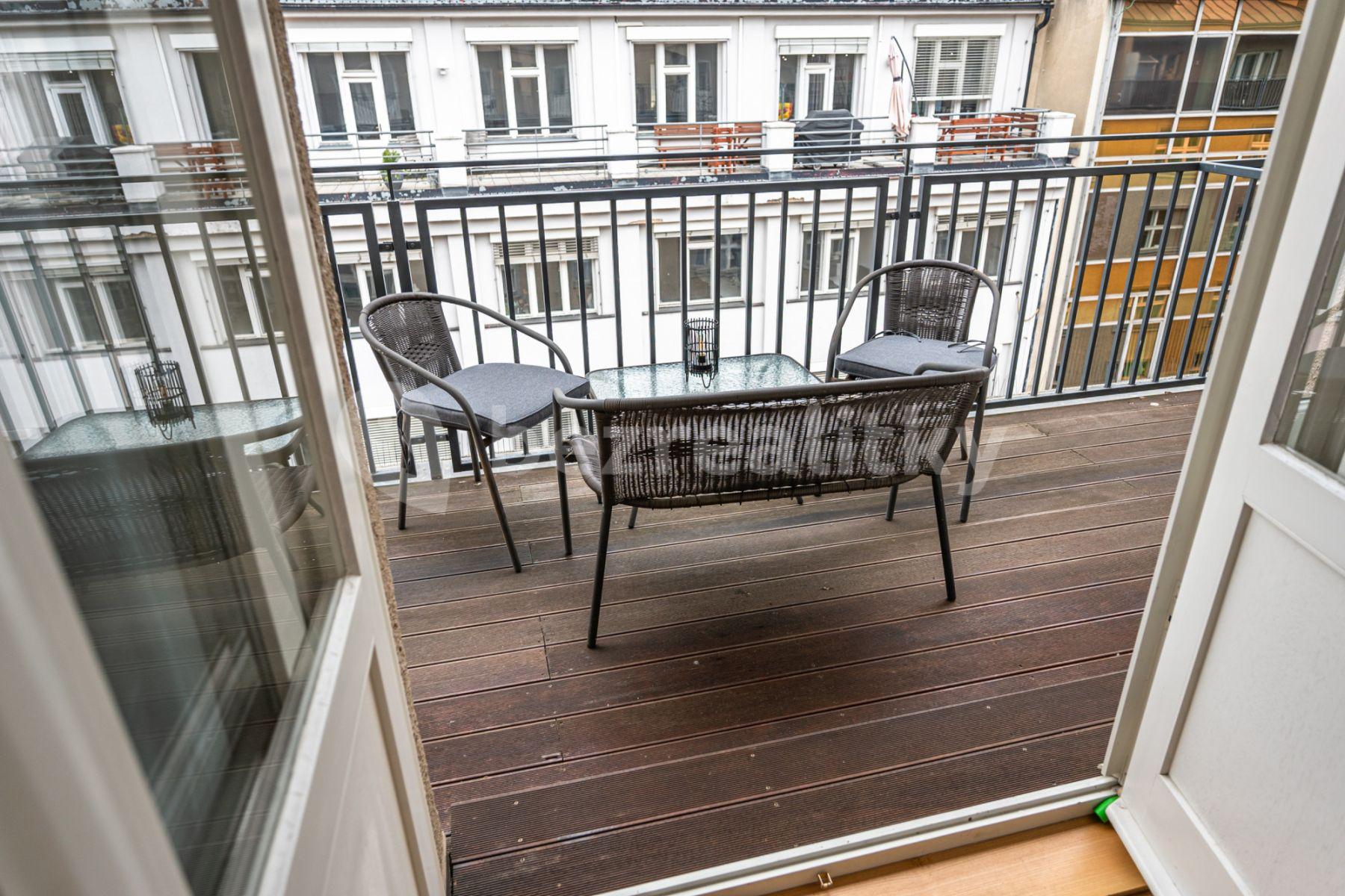 1 bedroom with open-plan kitchen flat to rent, 89 m², Dlouhá, Prague, Prague