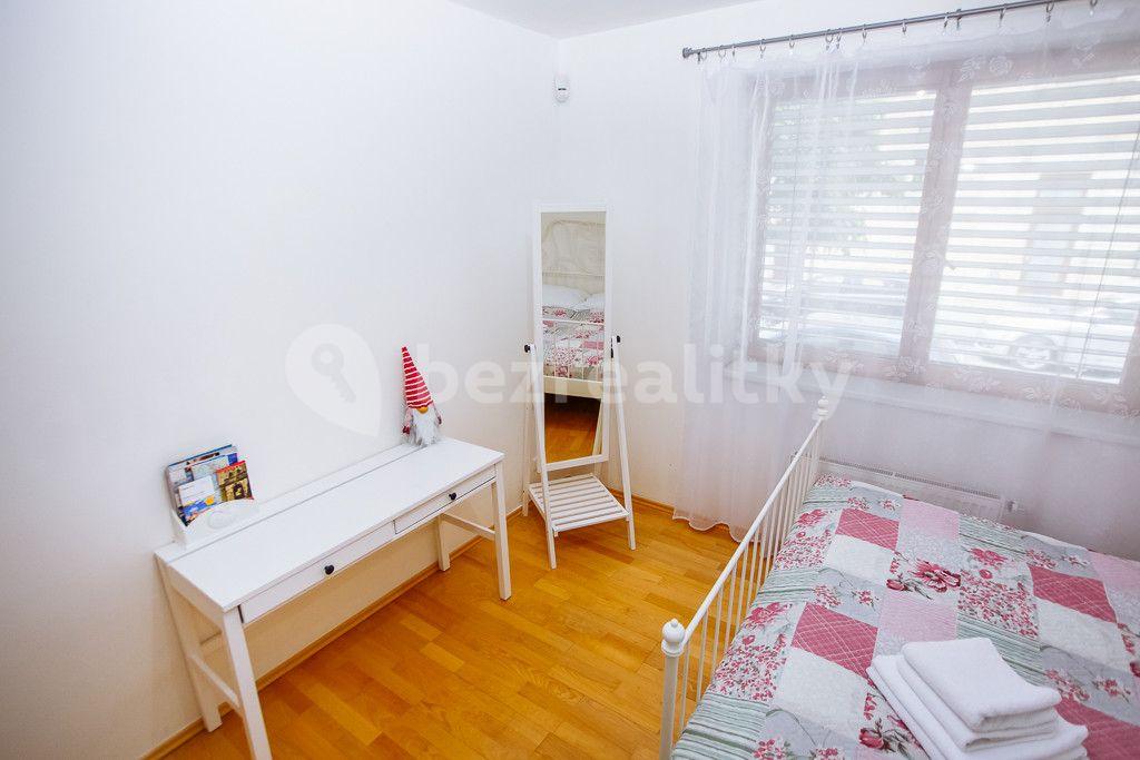 2 bedroom flat to rent, 60 m², Lublaňská, Prague, Prague